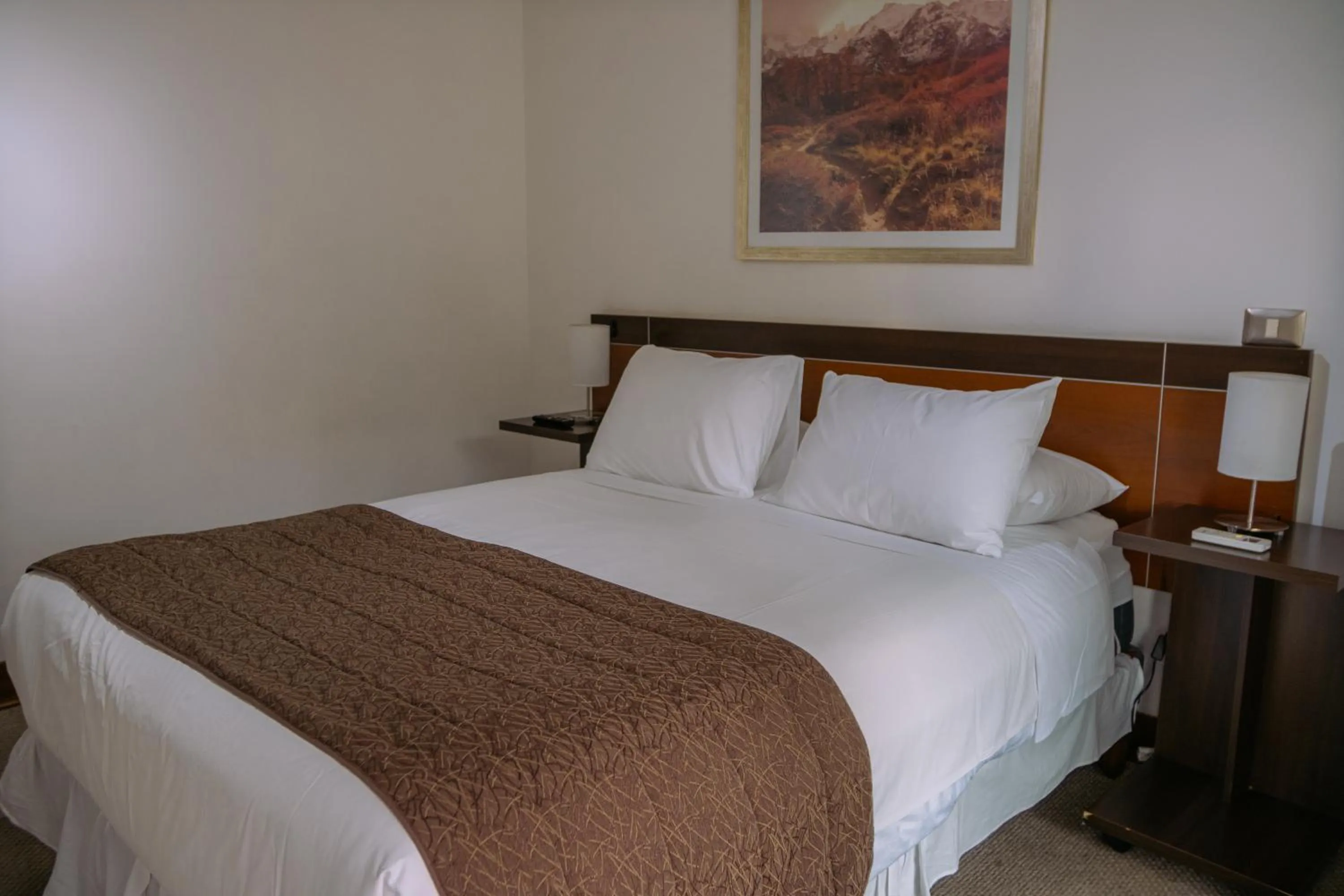 Bedroom, Bed in Sunset Aparts