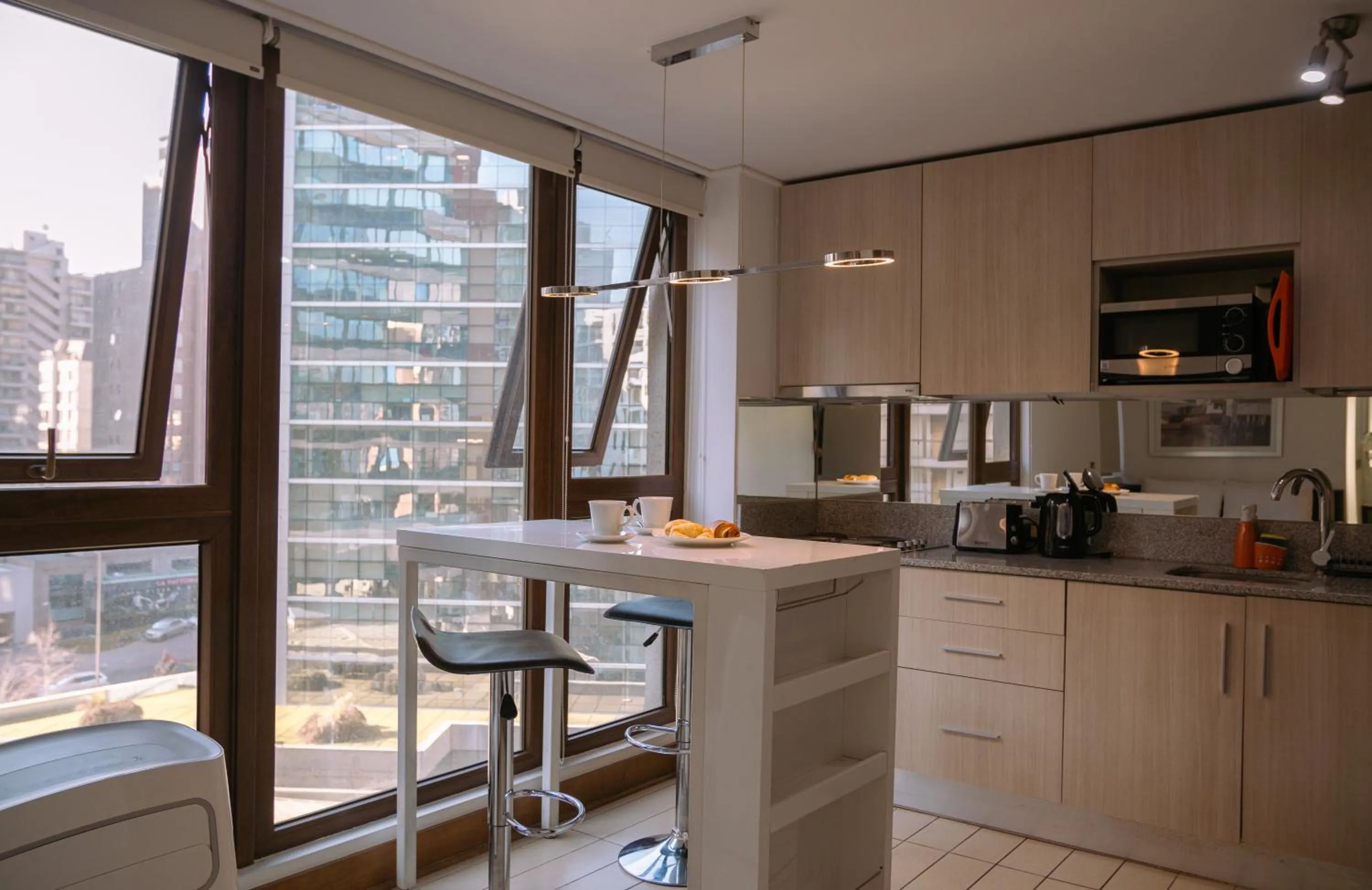 Kitchen or kitchenette in Sunset Aparts