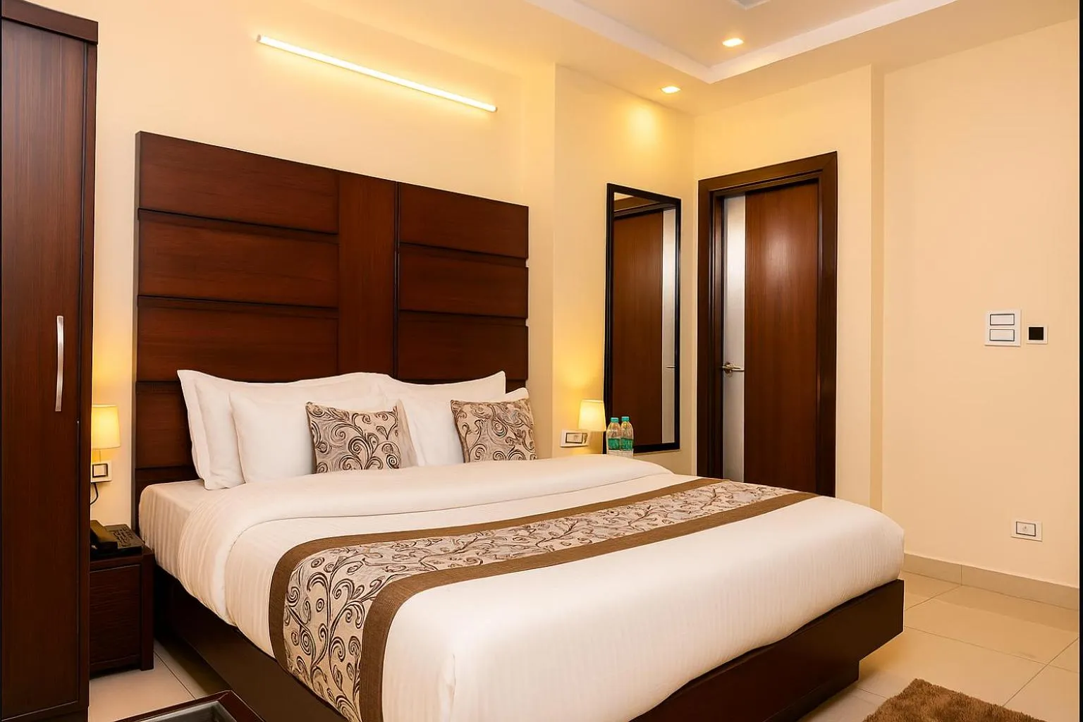 Bed in Hotel Winter Line Inn Near St Francis Monastery