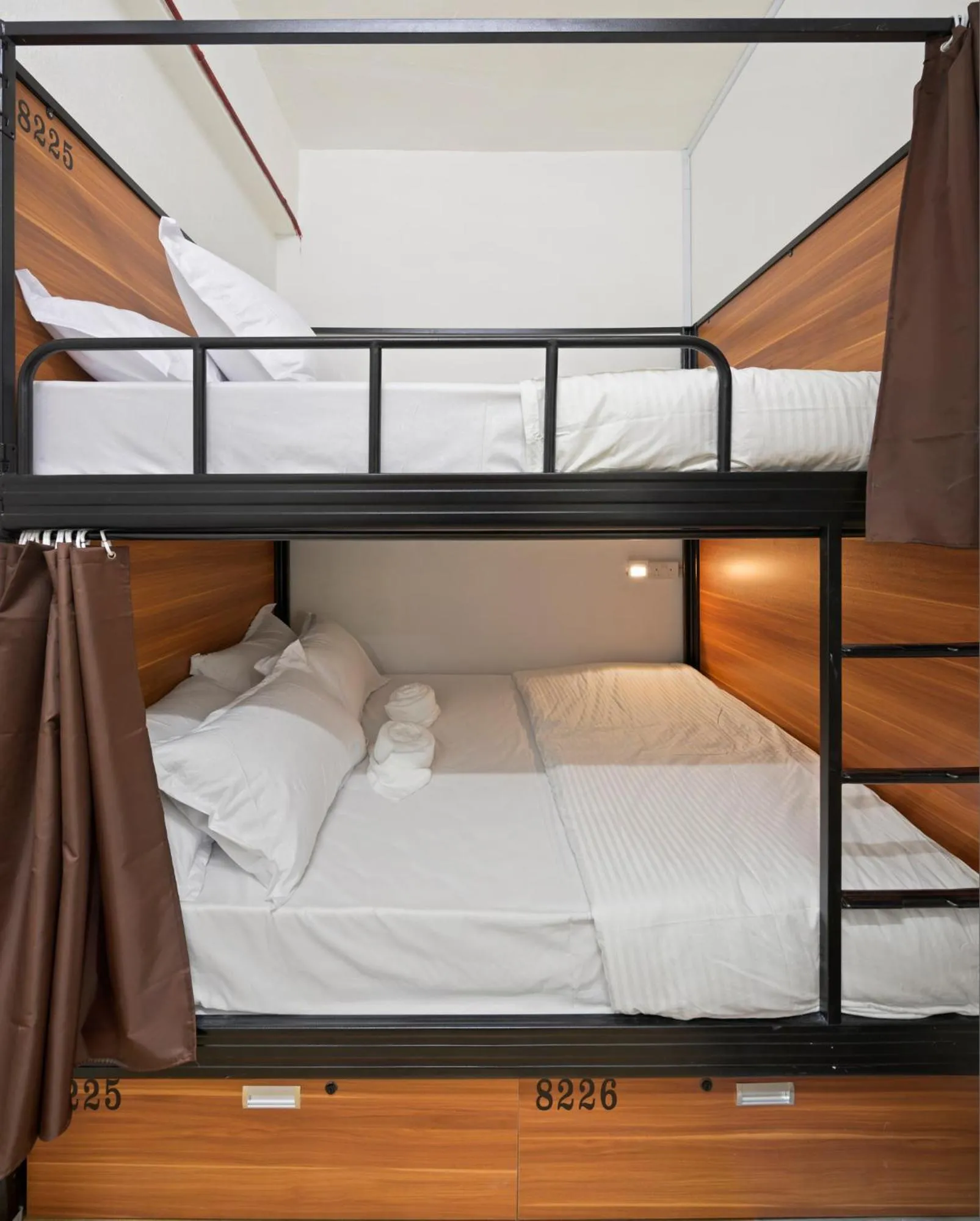 bunk bed, Bed in 7 Wonders Hostel at Upper Dickson