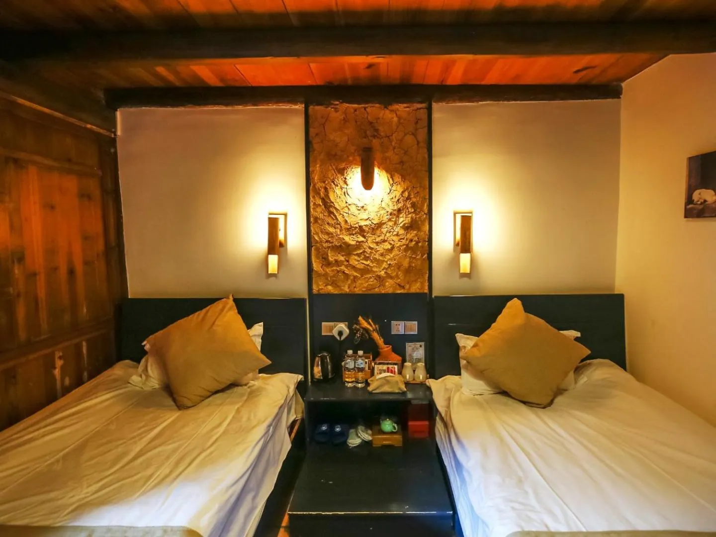 On site, Bed in Tulou Herongzhuang Inn