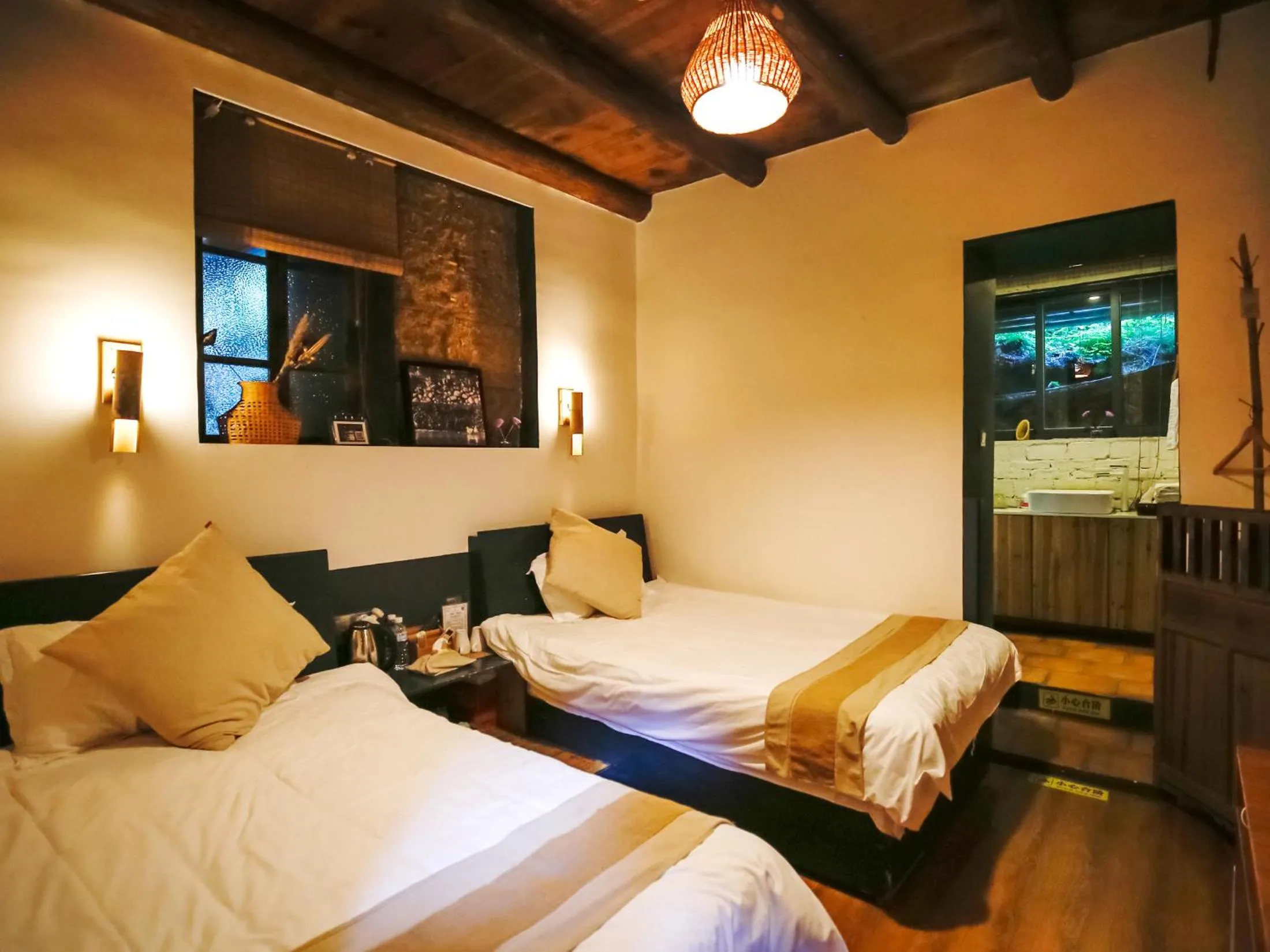 Bedroom, Bed in Tulou Herongzhuang Inn