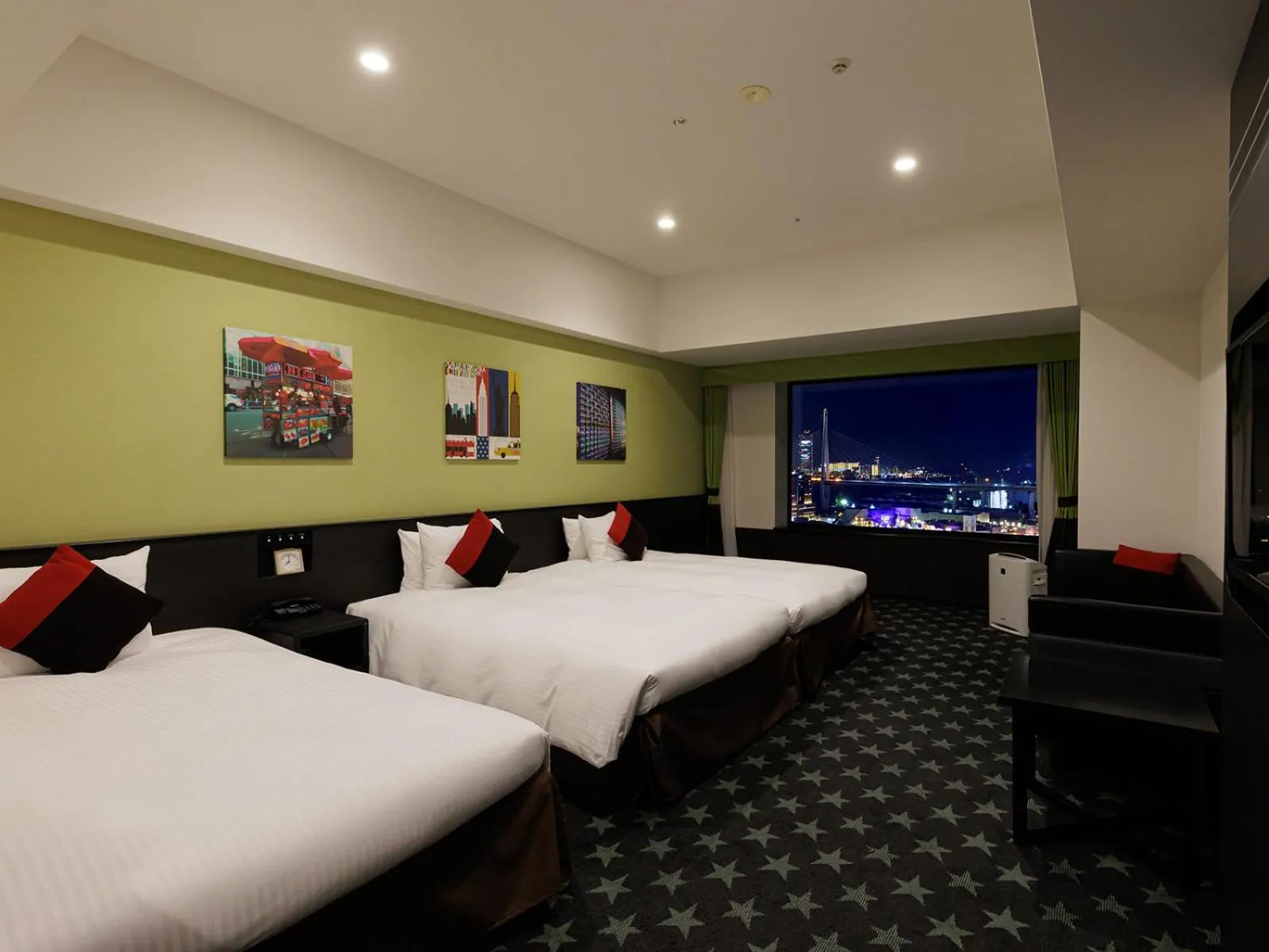 Photo of the whole room, Bed in The Park Front Hotel at Universal Studios Japan