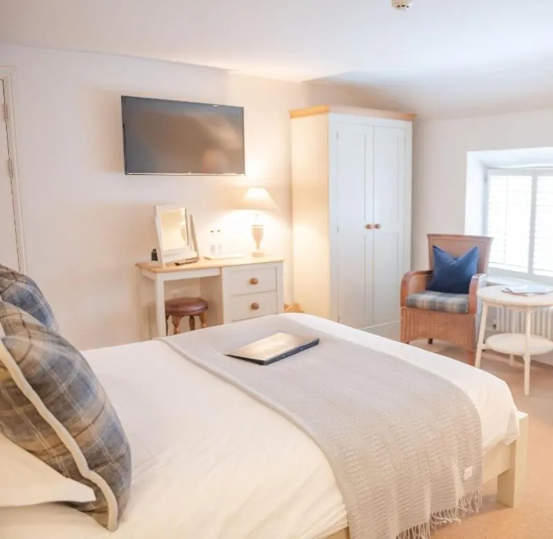 Bedroom, Bed in The Bell at Hampton Poyle