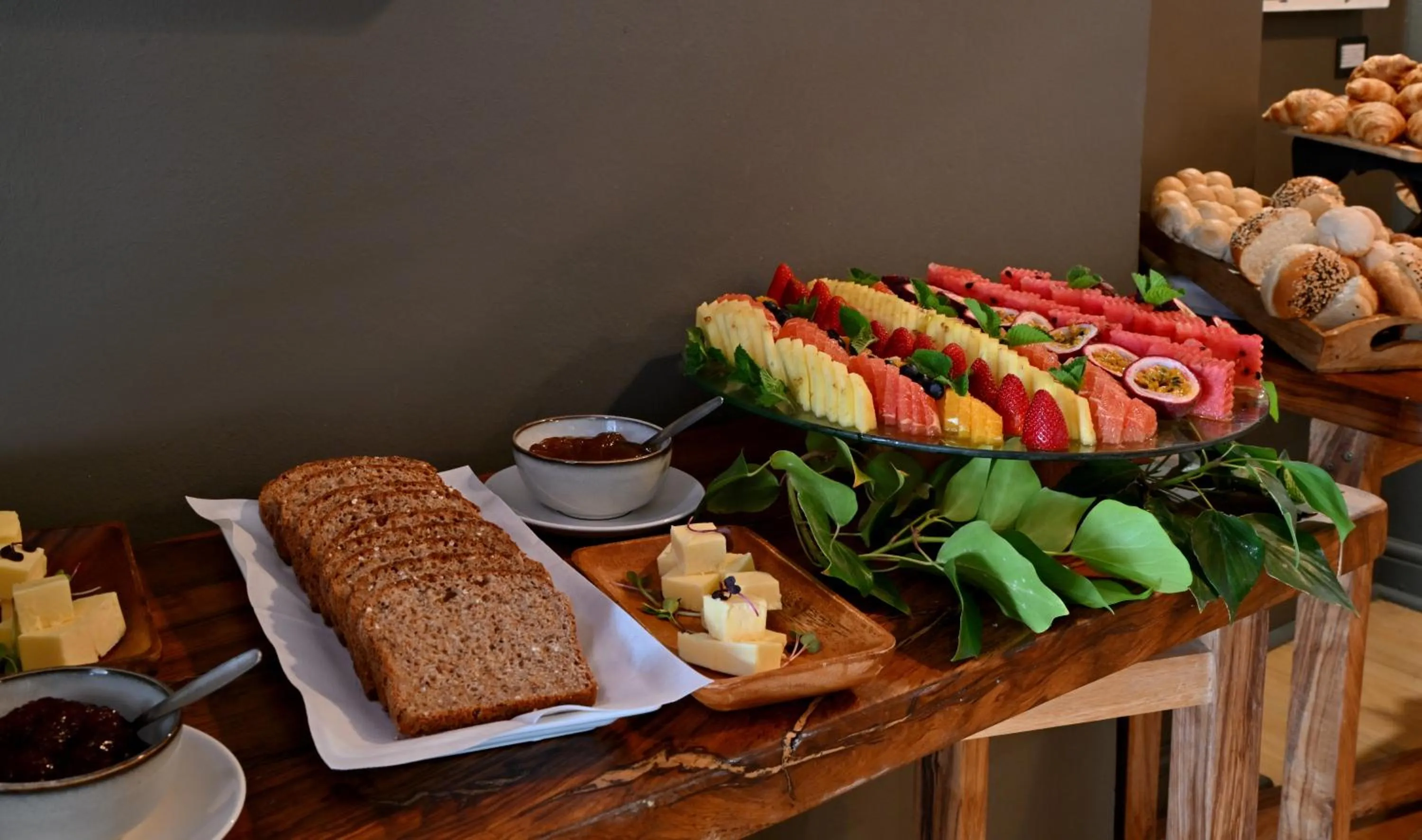Breakfast in Mimosa Lodge