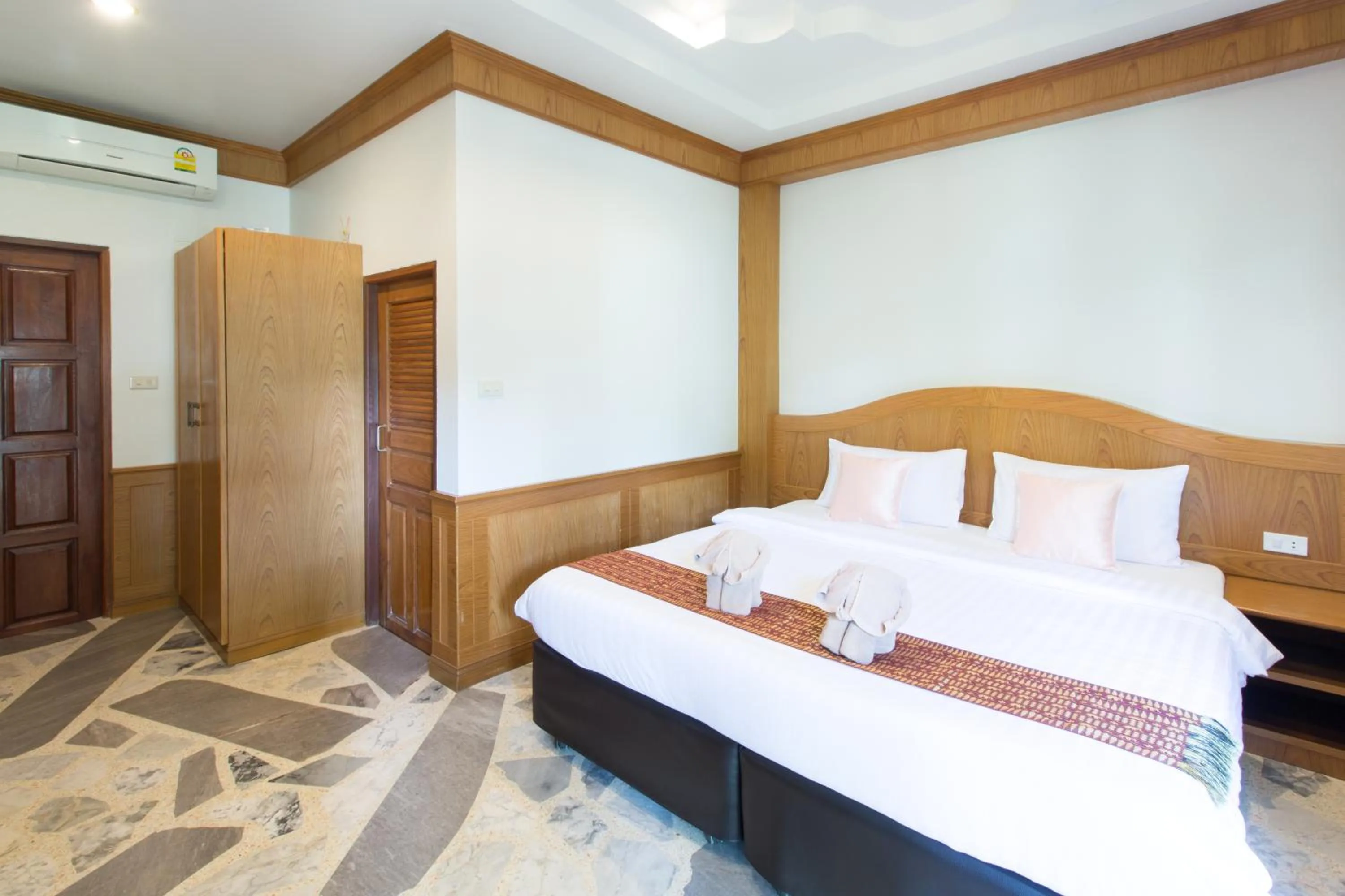 Bedroom, Bed in Chai Chet Resort Koh Chang