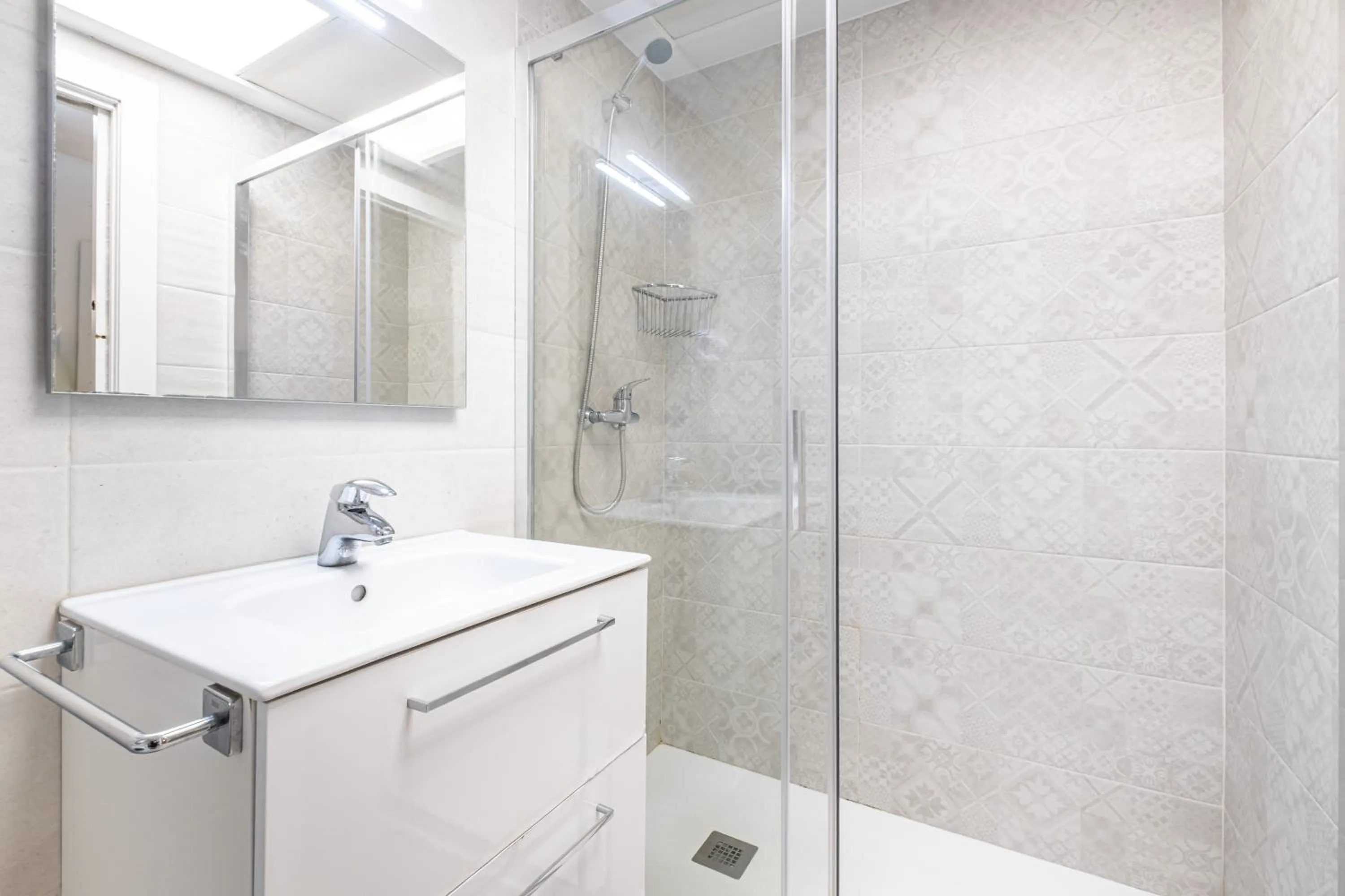 Shower in Gemelos 23 - 10B Apartment Levante Beach