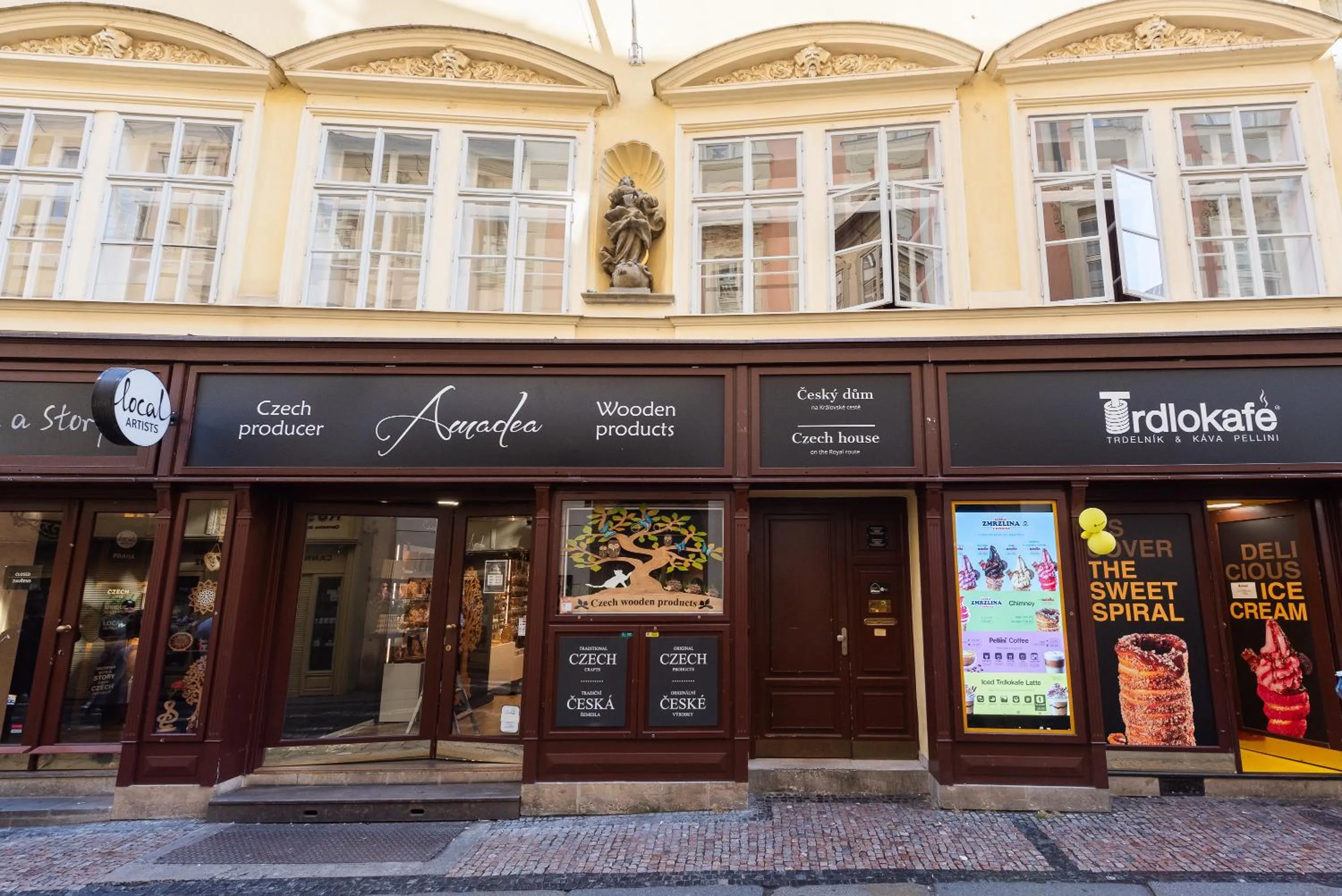 Property building in 7 Tales Apartments by Adrez