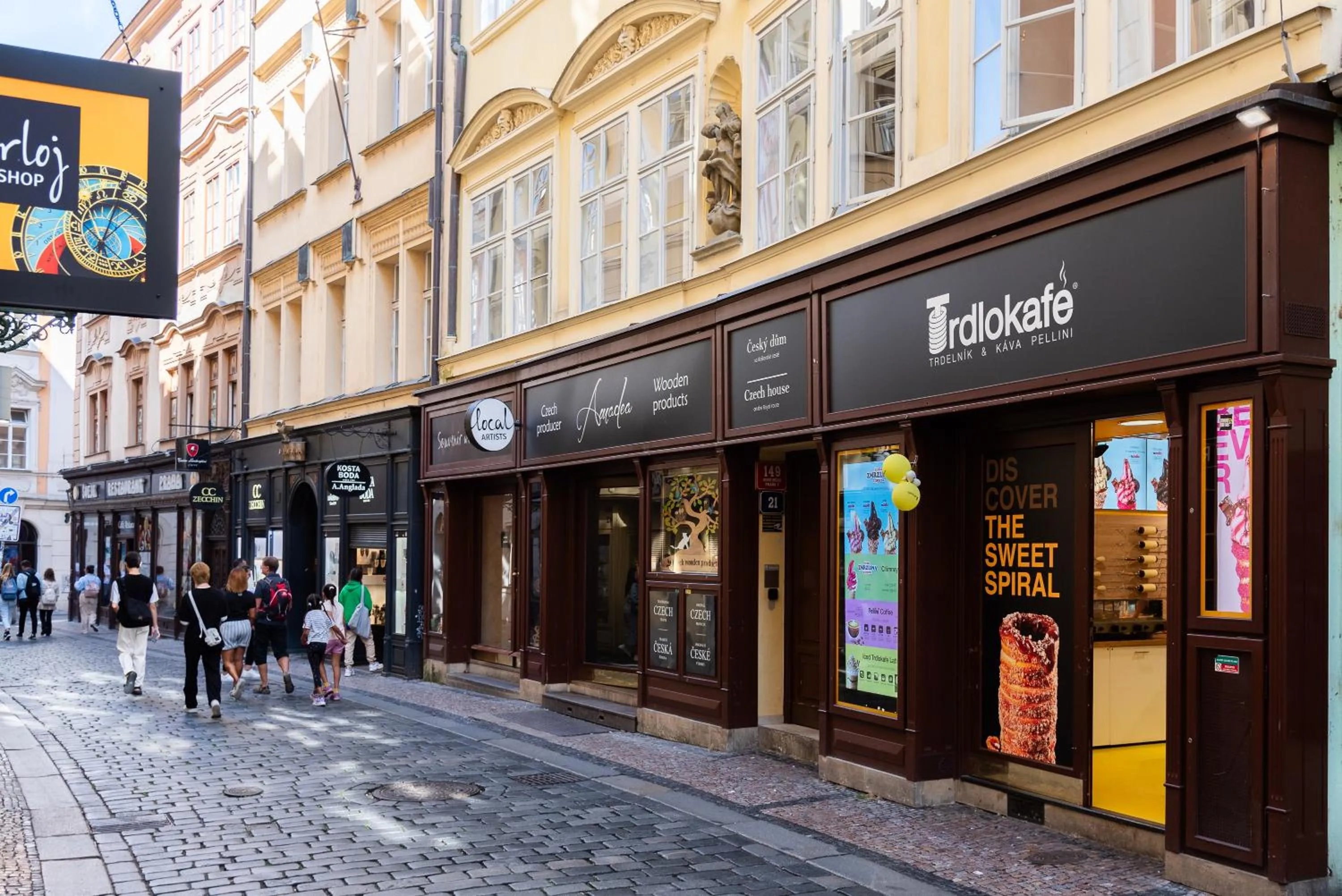 Property building in 7 Tales Apartments by Adrez