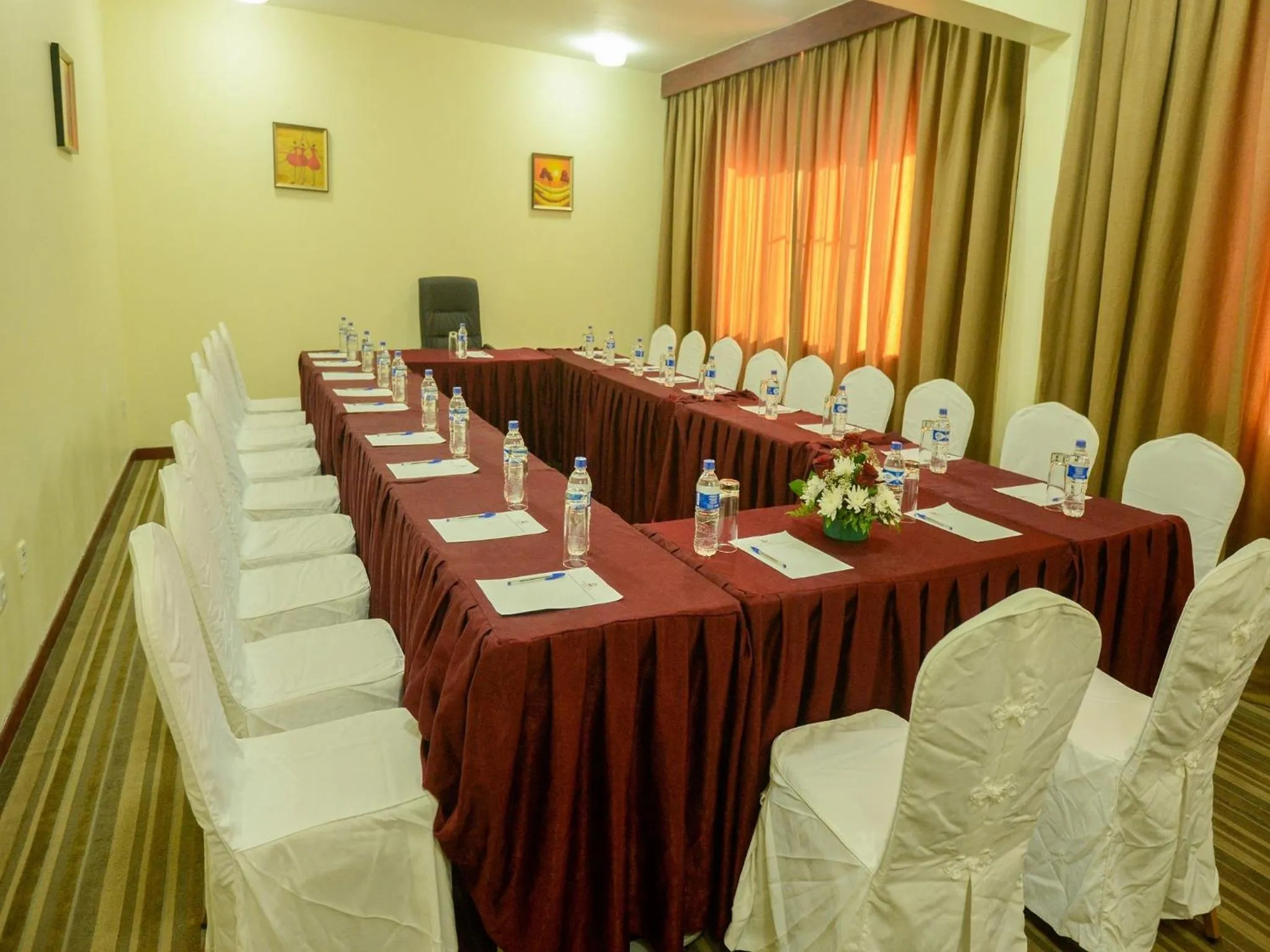 Business facilities in Raphael's Hotel