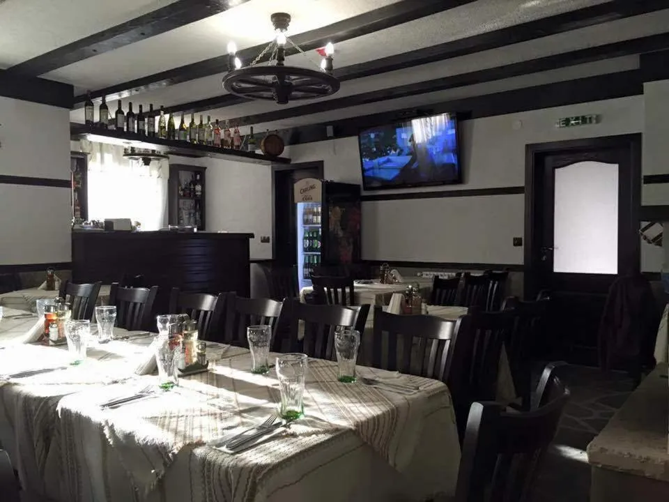 Restaurant/places to eat in Family Hotel Ginger