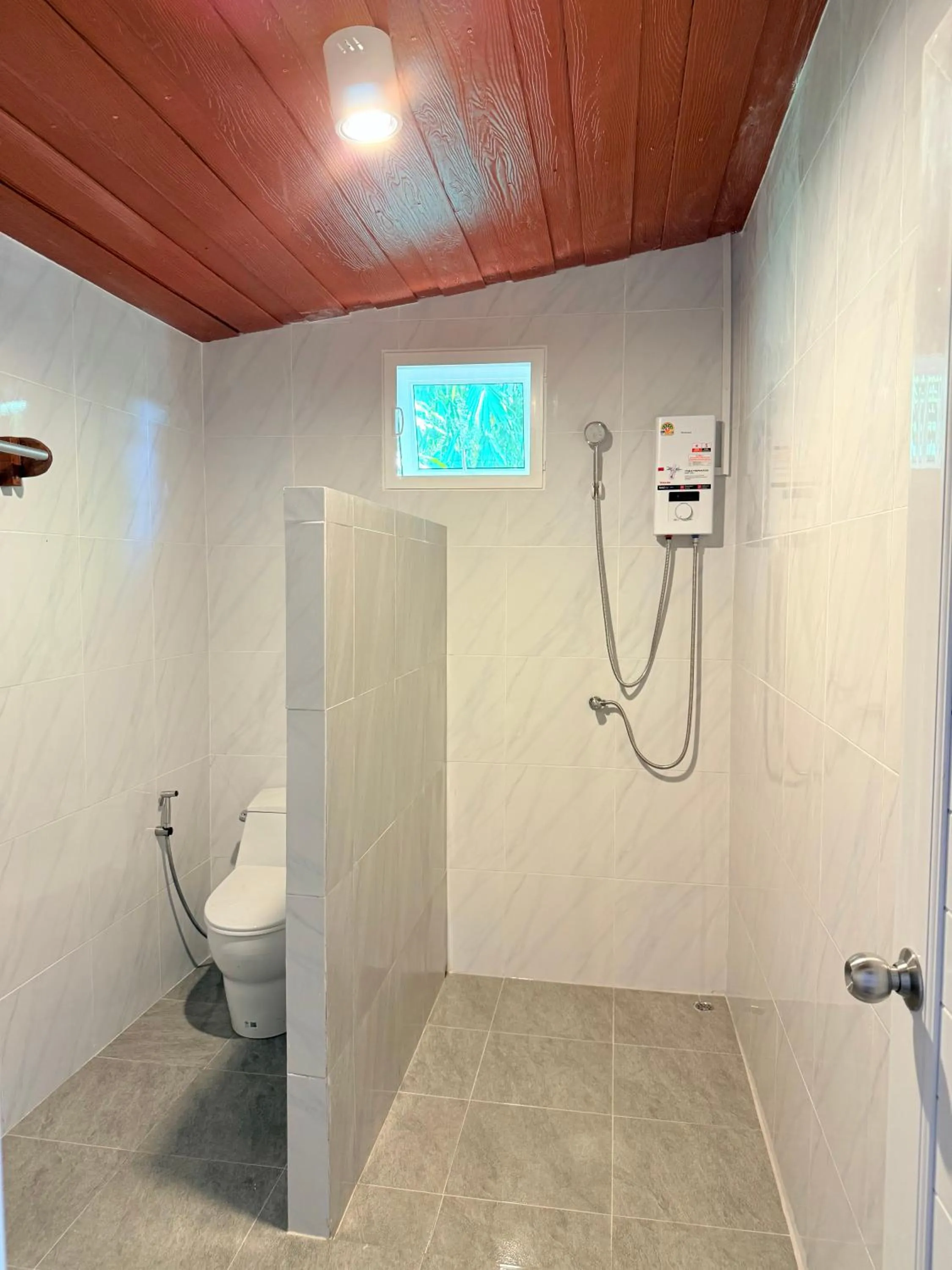 Bathroom in Eve house koh kood