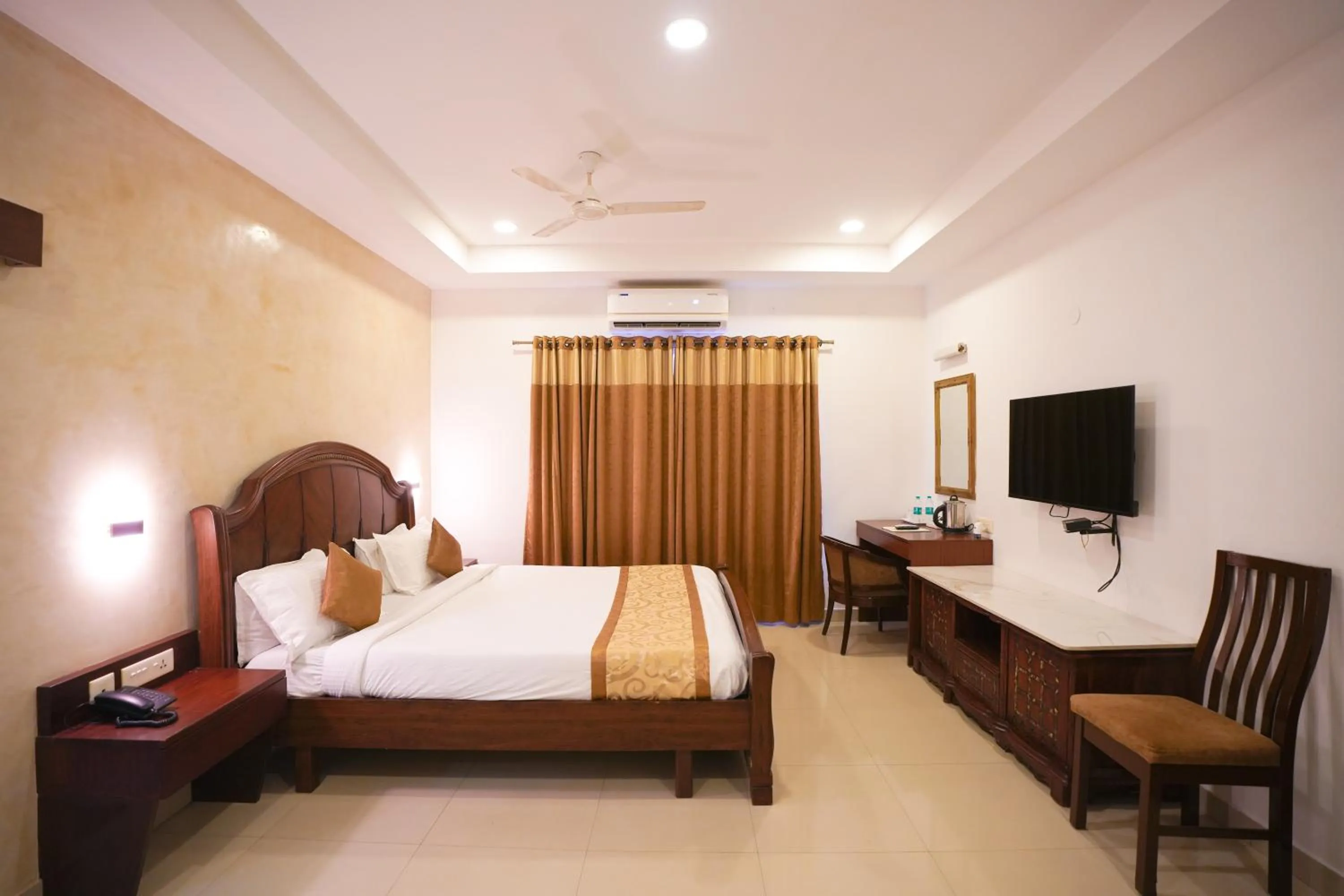 Bedroom, Bed in Avenue 11 Boutique Residences, Poes Garden Chennai