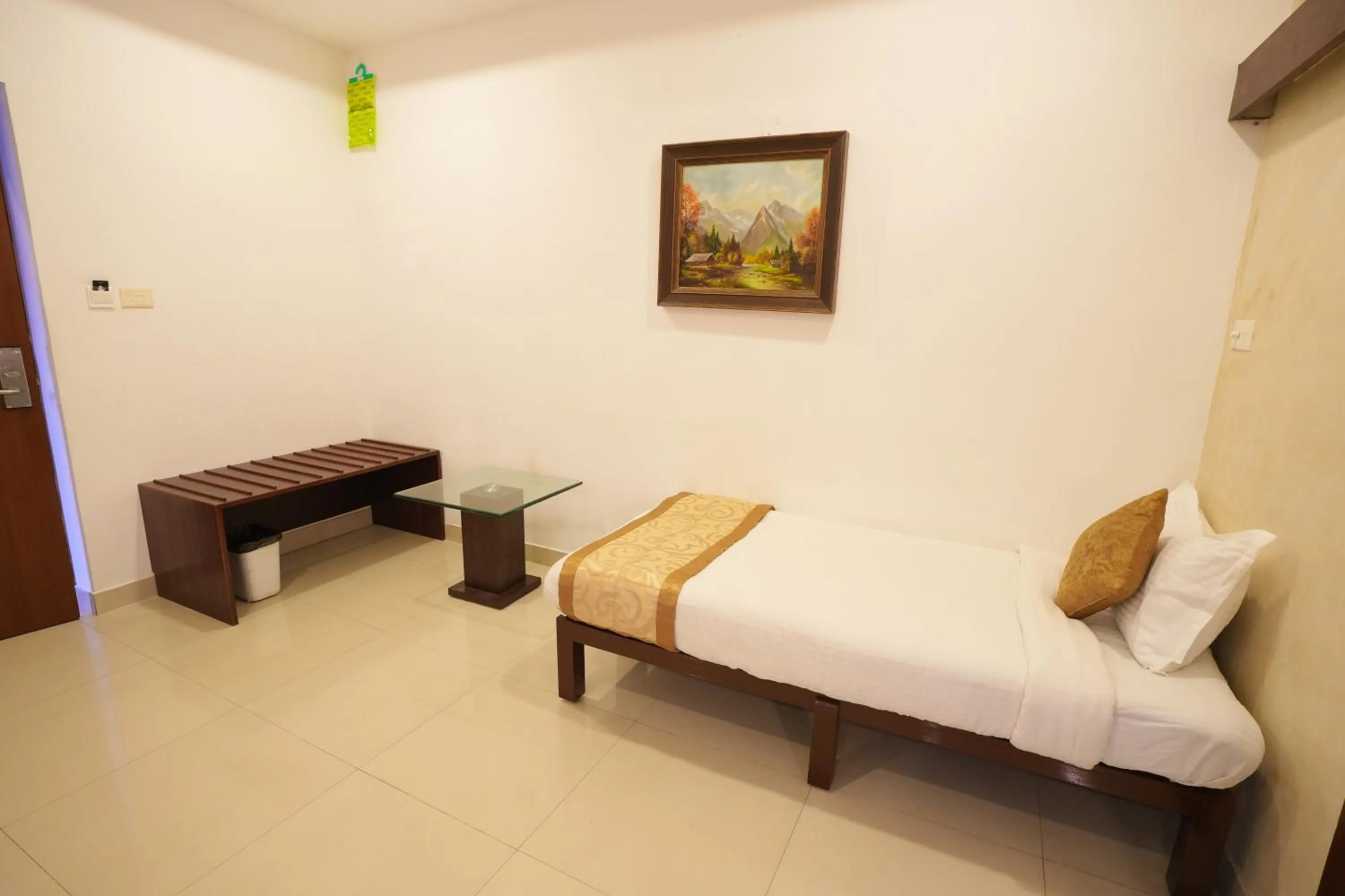 Bedroom, Bed in Avenue 11 Boutique Residences, Poes Garden Chennai