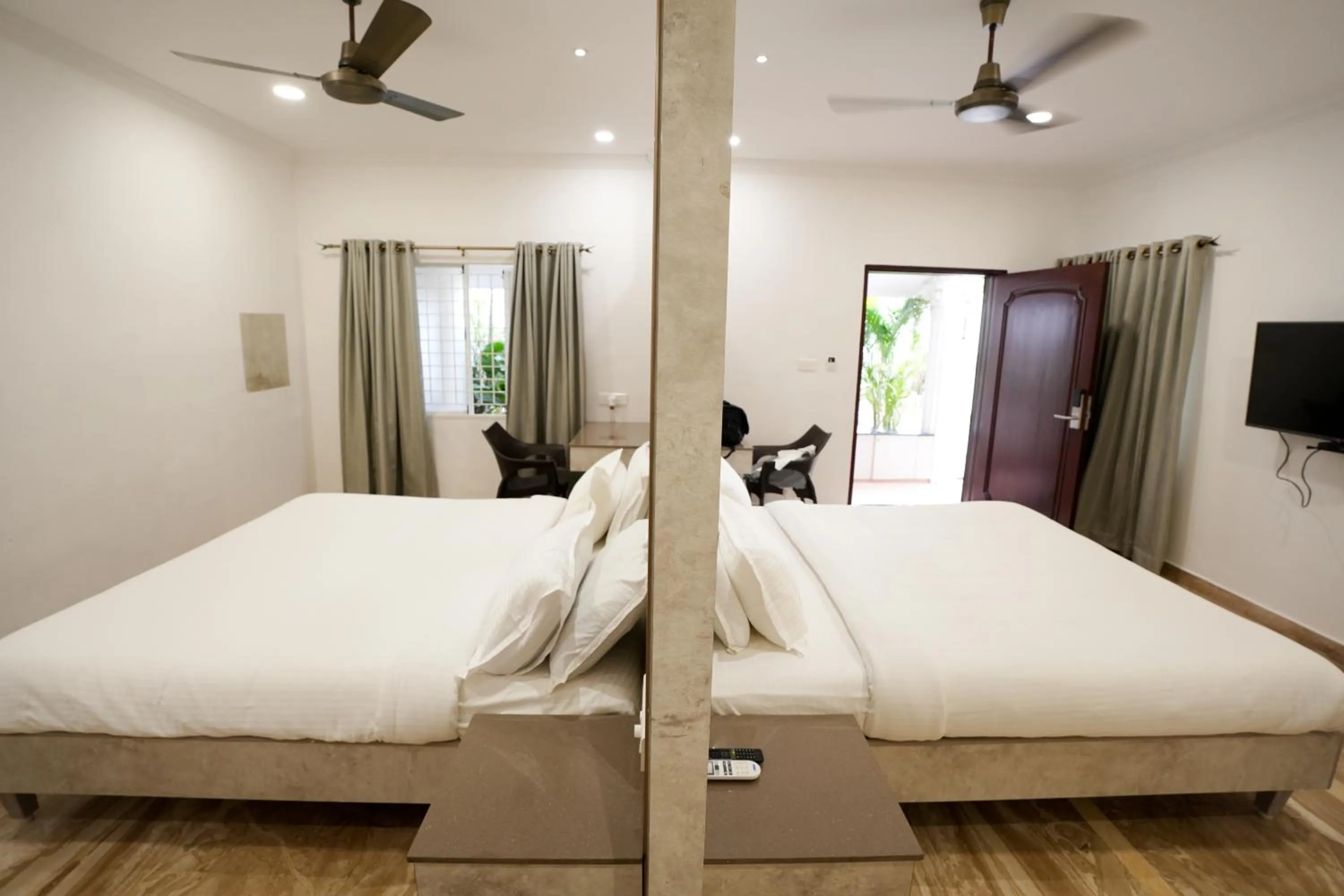 Bedroom, Bed in Avenue 11 Boutique Residences, Poes Garden Chennai