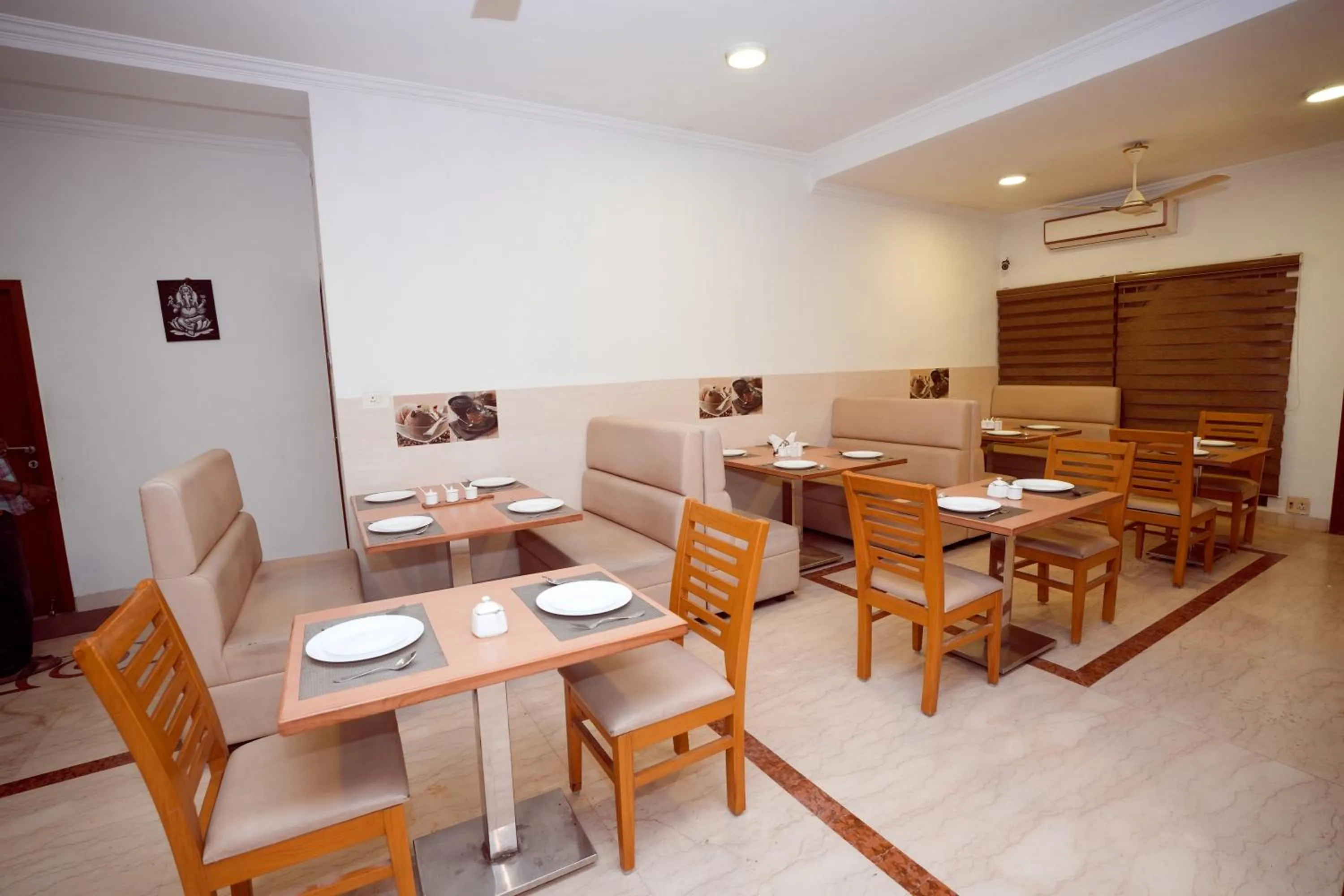 Restaurant/places to eat in Avenue 11 Boutique Residences, Poes Garden Chennai