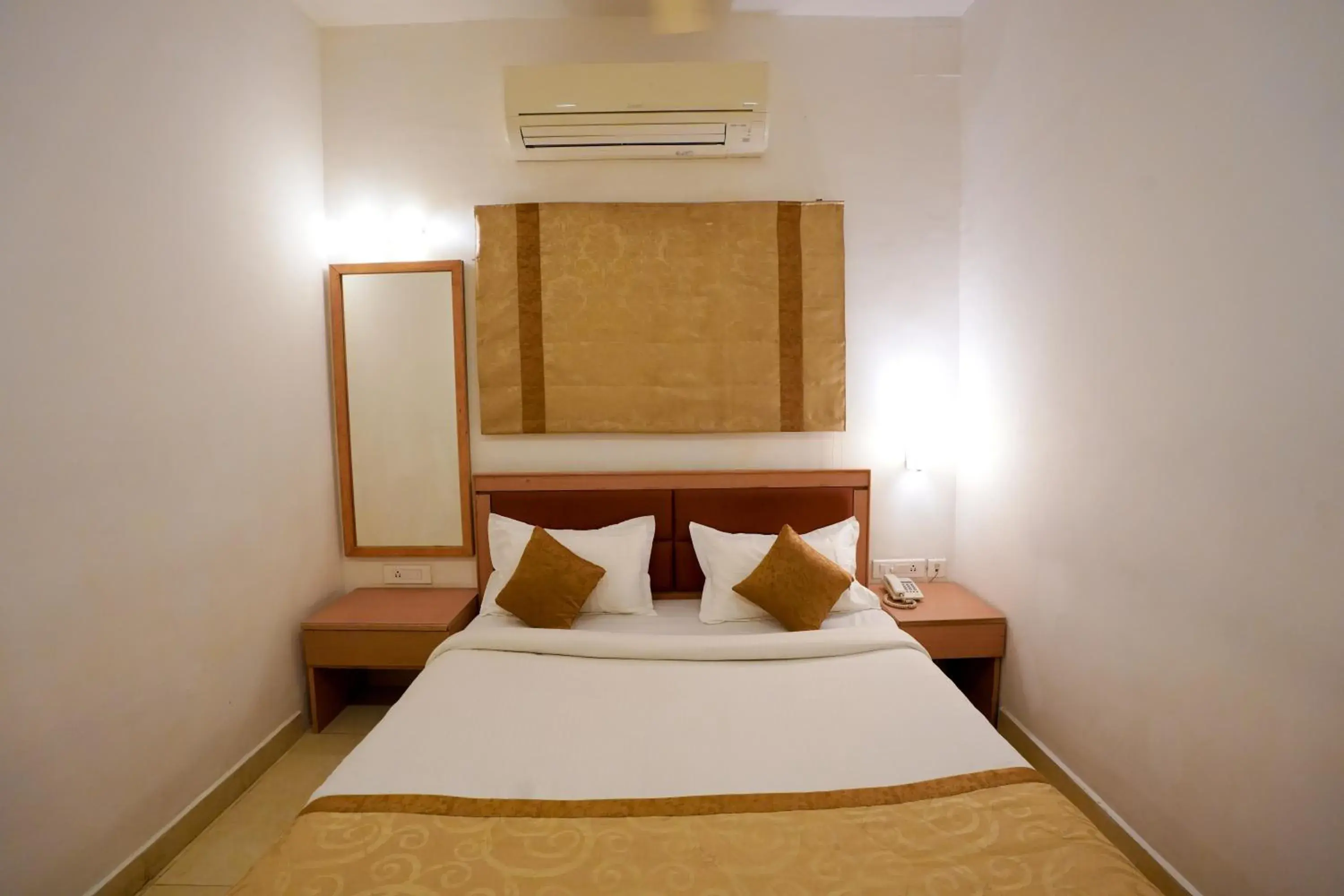 Standard Double Room - No Windows in Avenue 11 Boutique Residences, Poes Garden Chennai Standard Double Room - No Windows in Avenue 11 Boutique Residences, Poes Garden Chennai