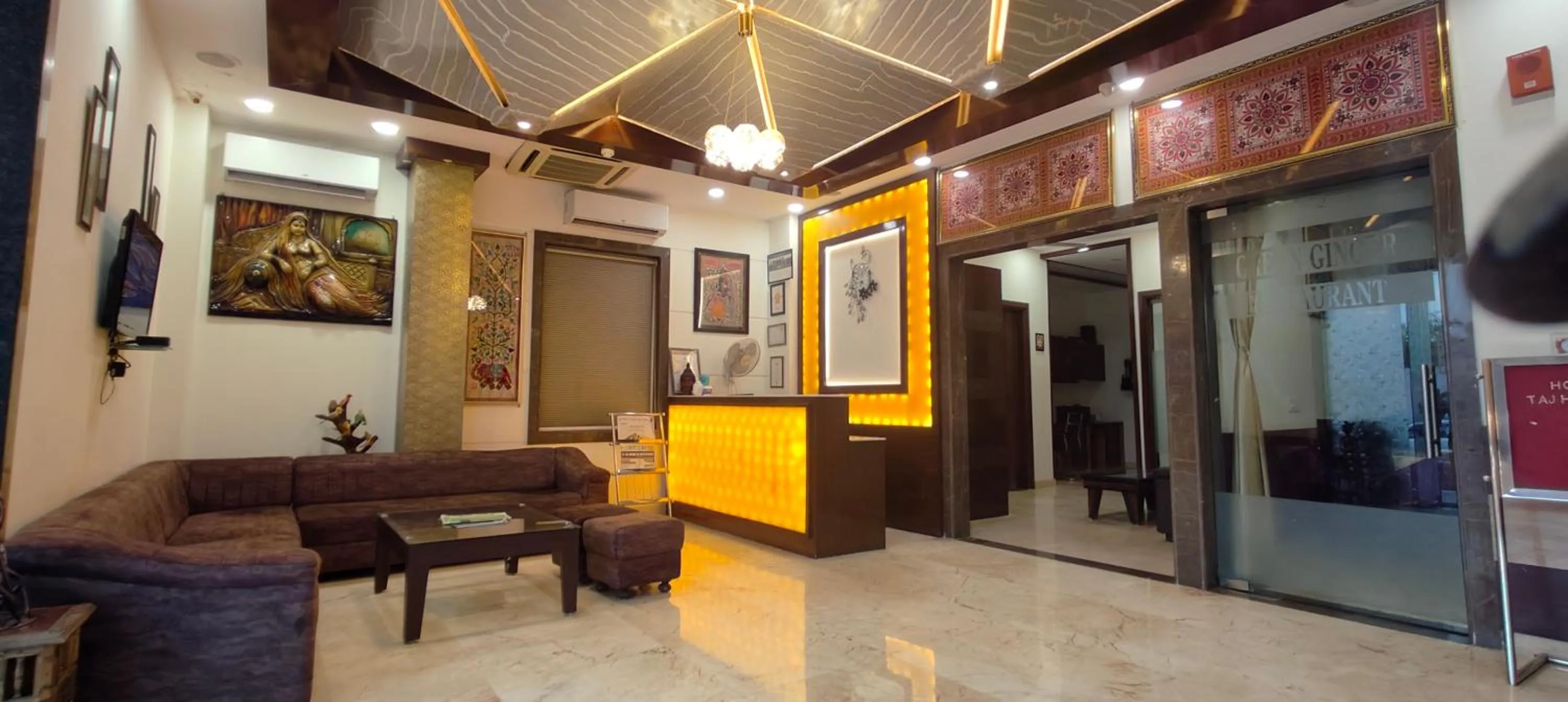 Lobby or reception in Hotel Taj Heights