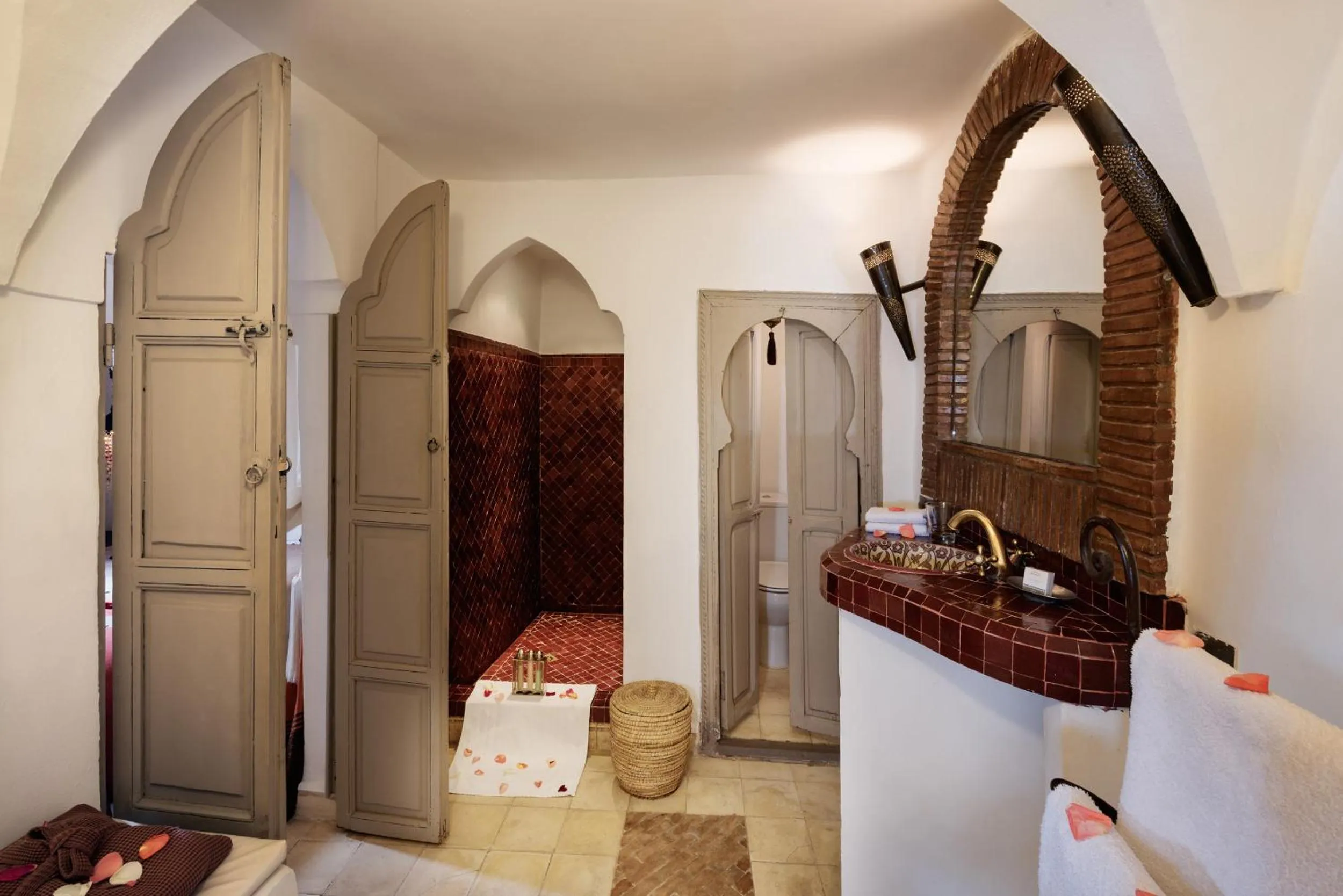 Bathroom in Riad Les Jardins d'Henia