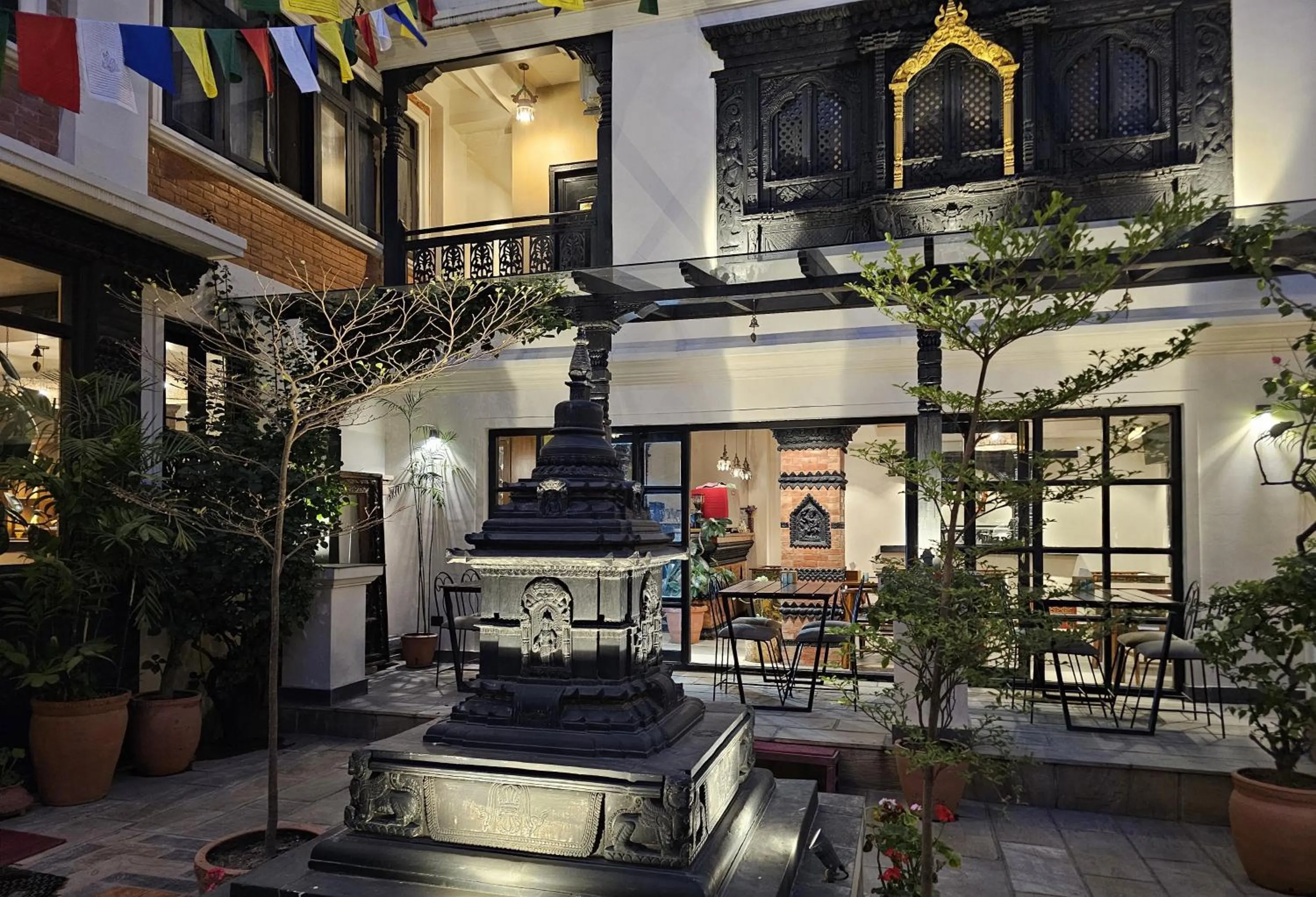Patio in Central Courtyard Thamel - Heritage Hötel & Artisan Café