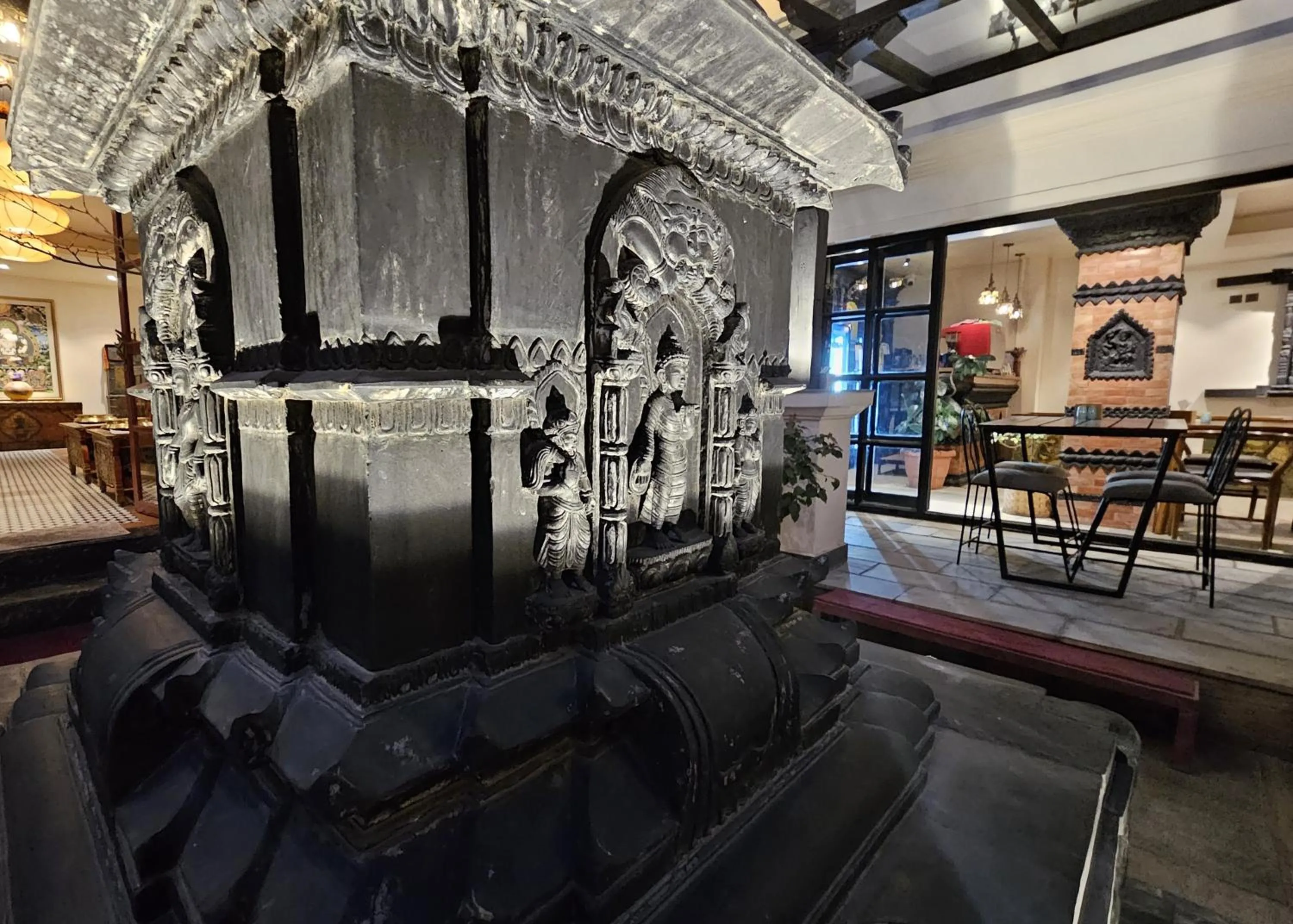 Seating area in Central Courtyard Thamel - Heritage Hötel & Artisan Café