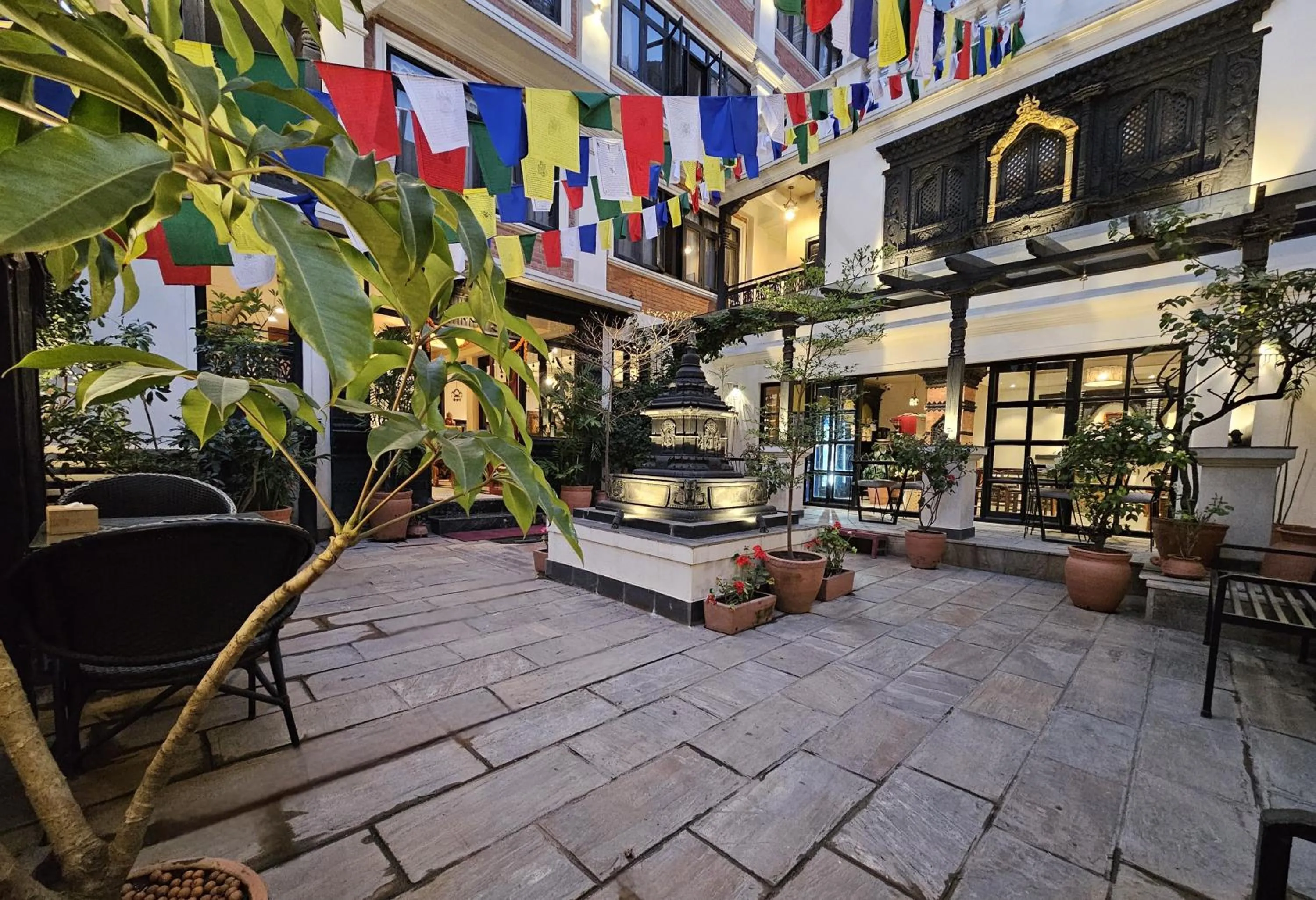Inner courtyard view in Central Courtyard Thamel - Heritage Hötel & Artisan Café