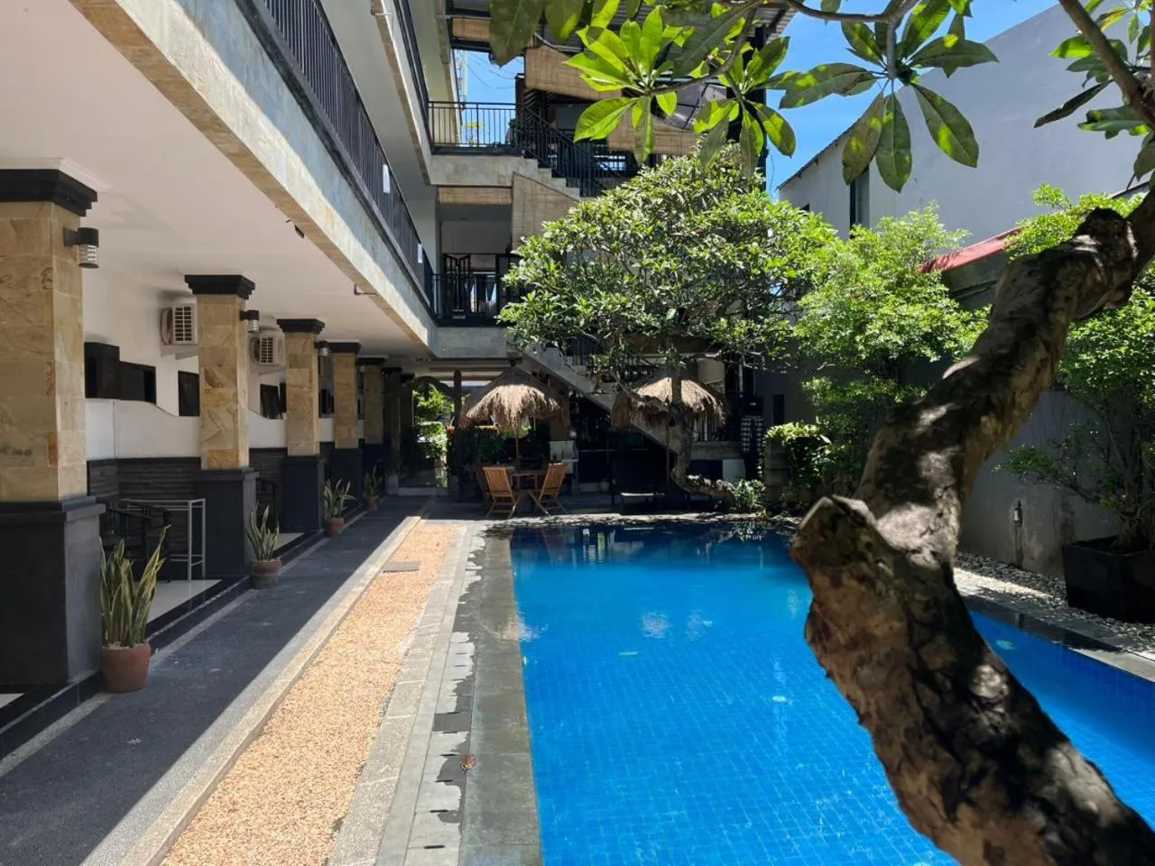 Swimming pool in Tendan Residence Hotel