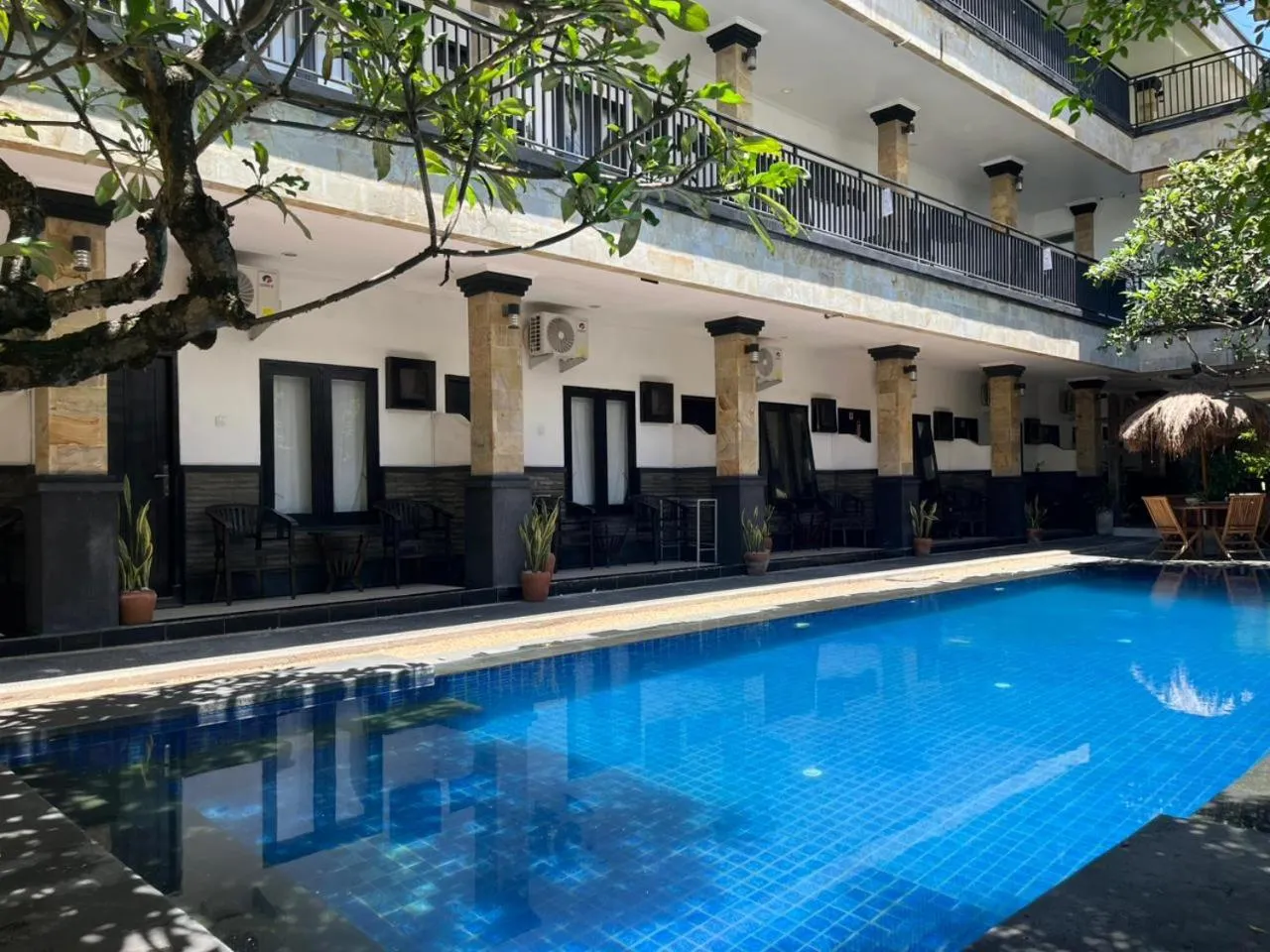 Swimming pool in Tendan Residence Hotel