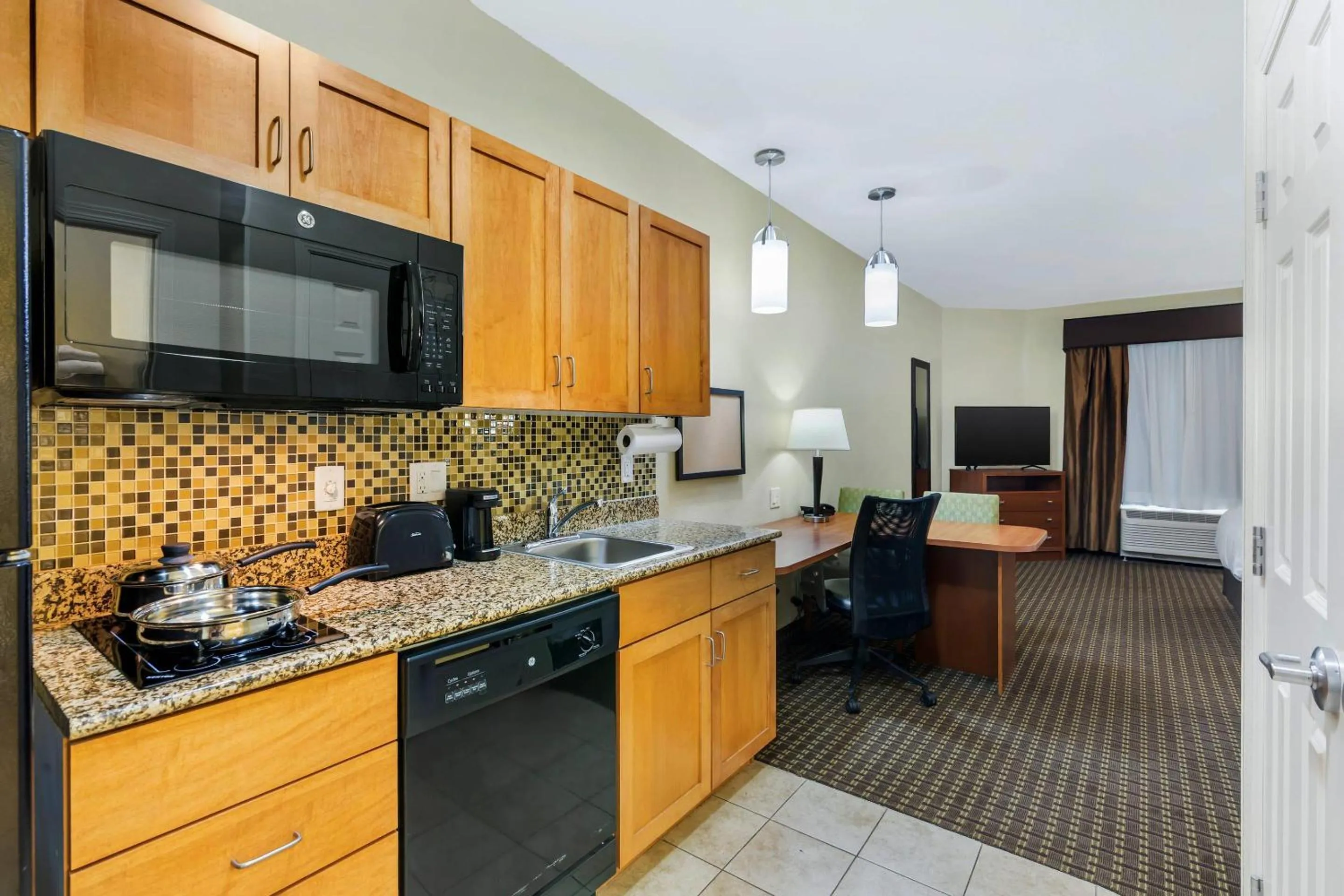 Bedroom in MainStay Suites Stanley