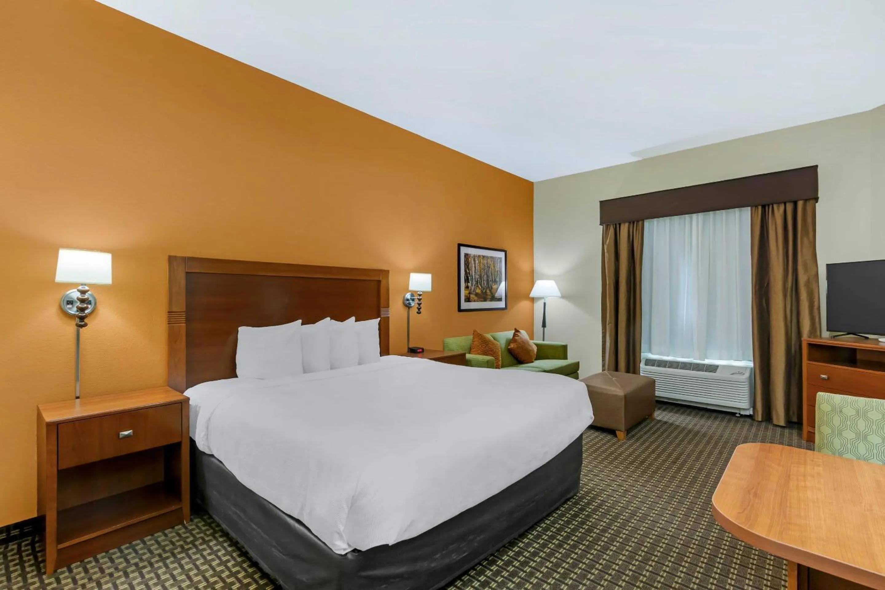 Bedroom, Bed in MainStay Suites Stanley