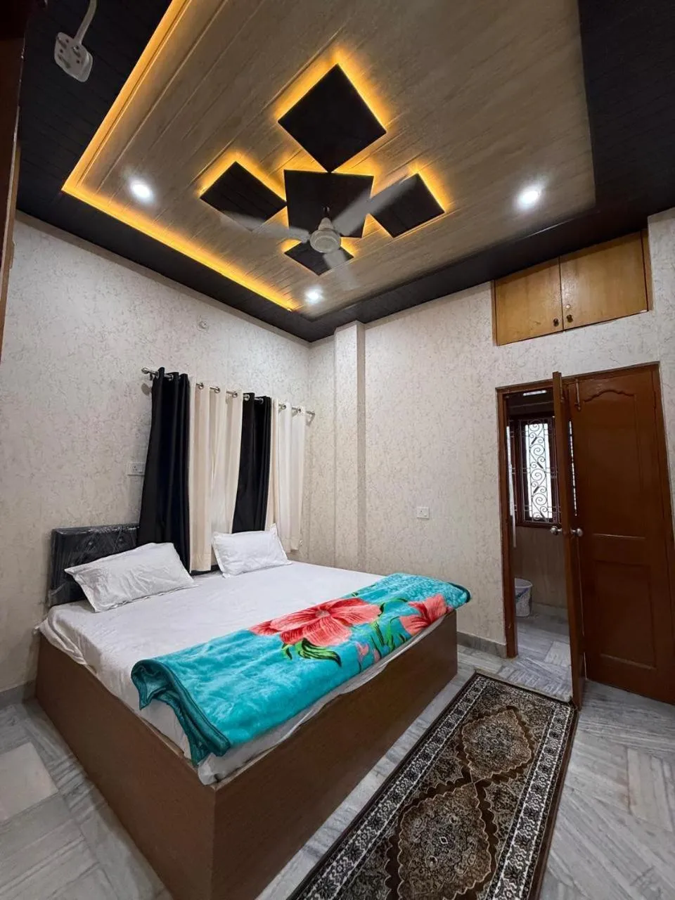shri shyam kashi stay
