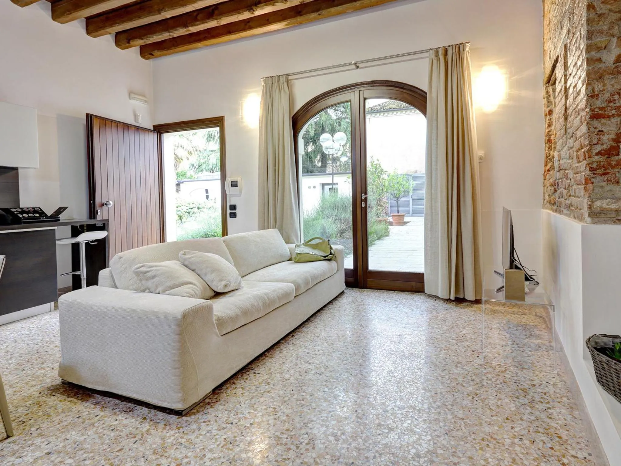 Facade/entrance in Residence Le Bugne