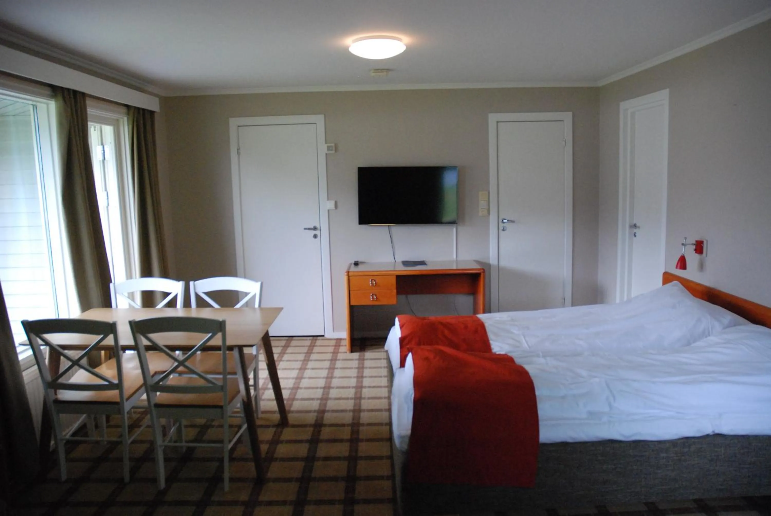 Day, Bed in Fleischer's Motel