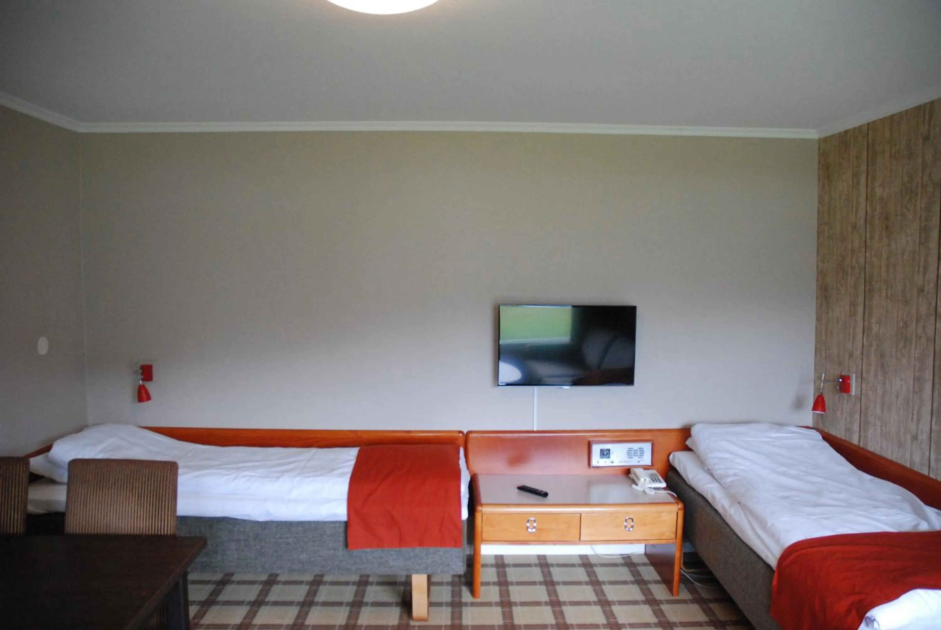 Photo of the whole room, Bed in Fleischer's Motel