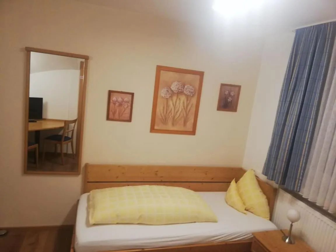 Bed in Gasthaus Felsenwastl