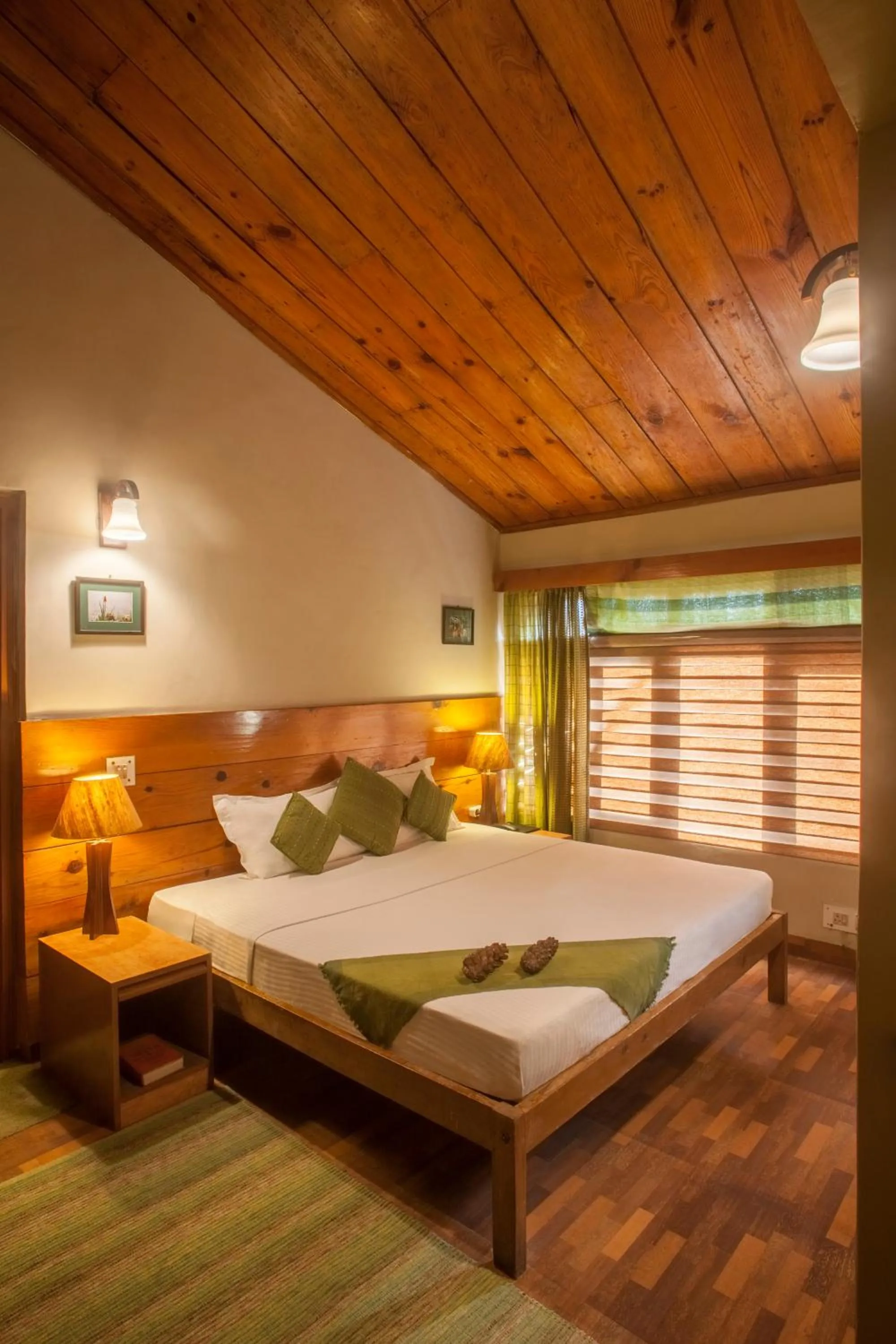 Bedroom, Bed in The Hermitage Kanatal