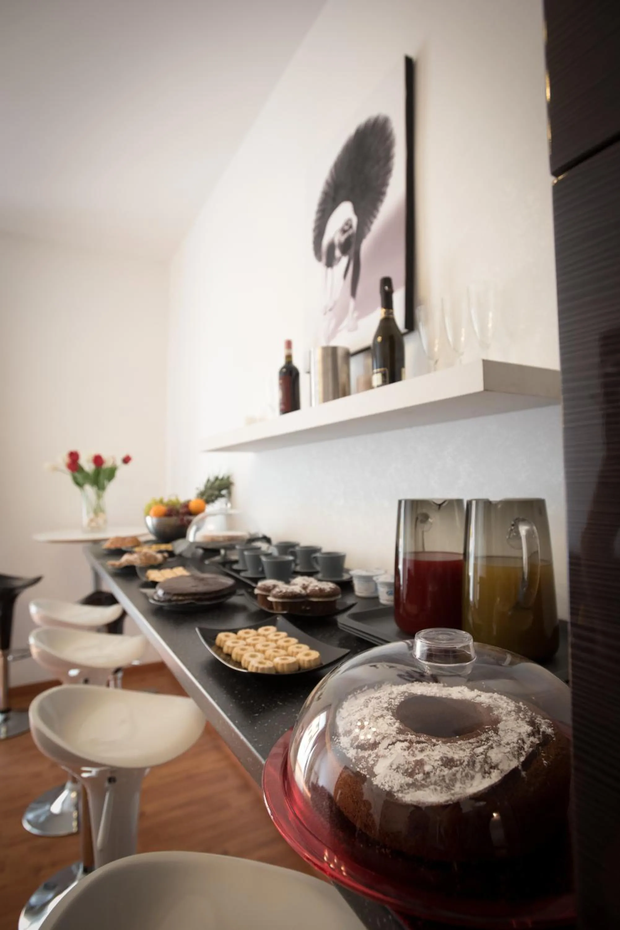 Continental breakfast in Vatican Art Place