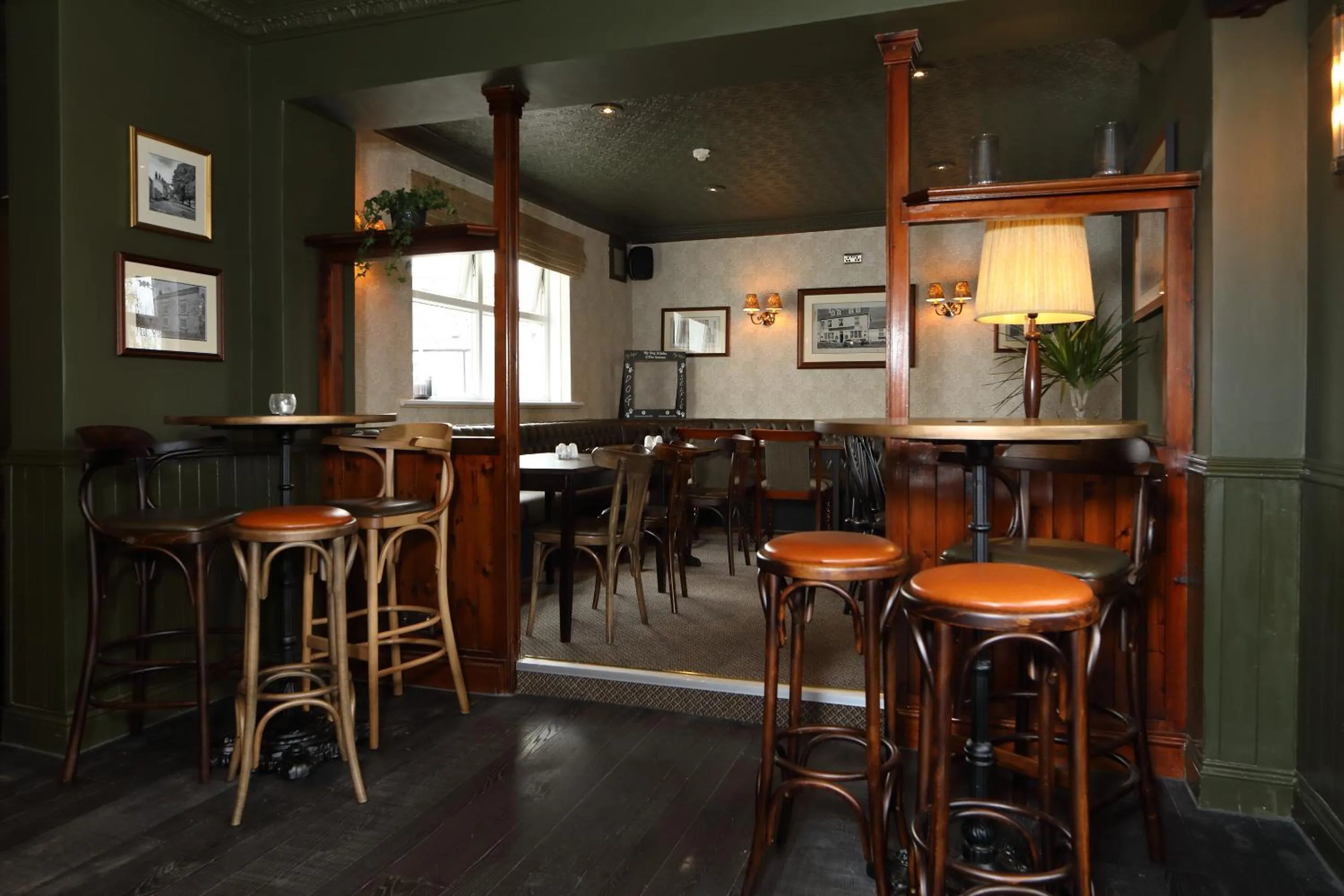 Lounge or bar in The Avenue