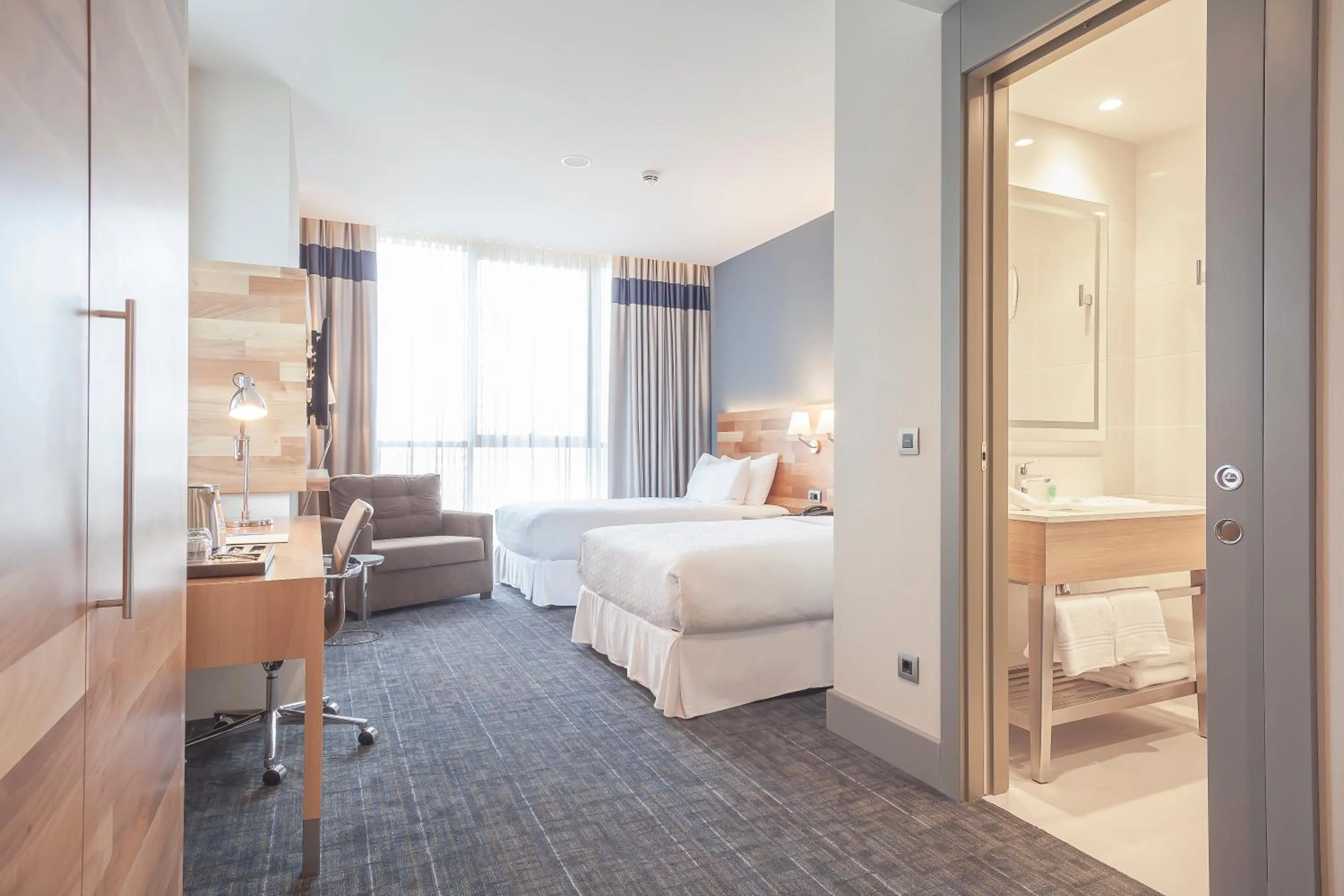 Bed in Four Points by Sheraton Istanbul Batisehir