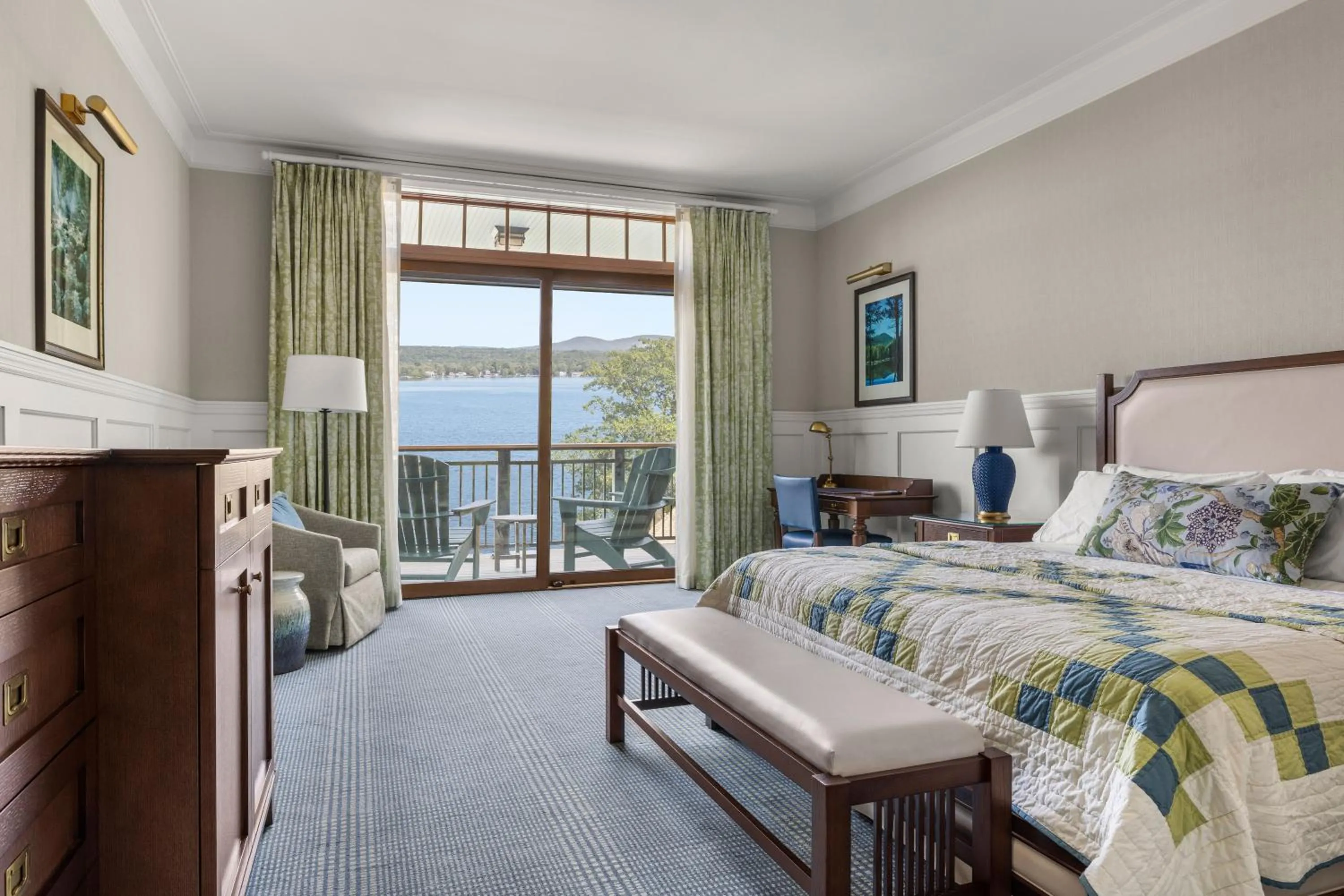 Deluxe King Room in The Lake Estate on Winnisquam