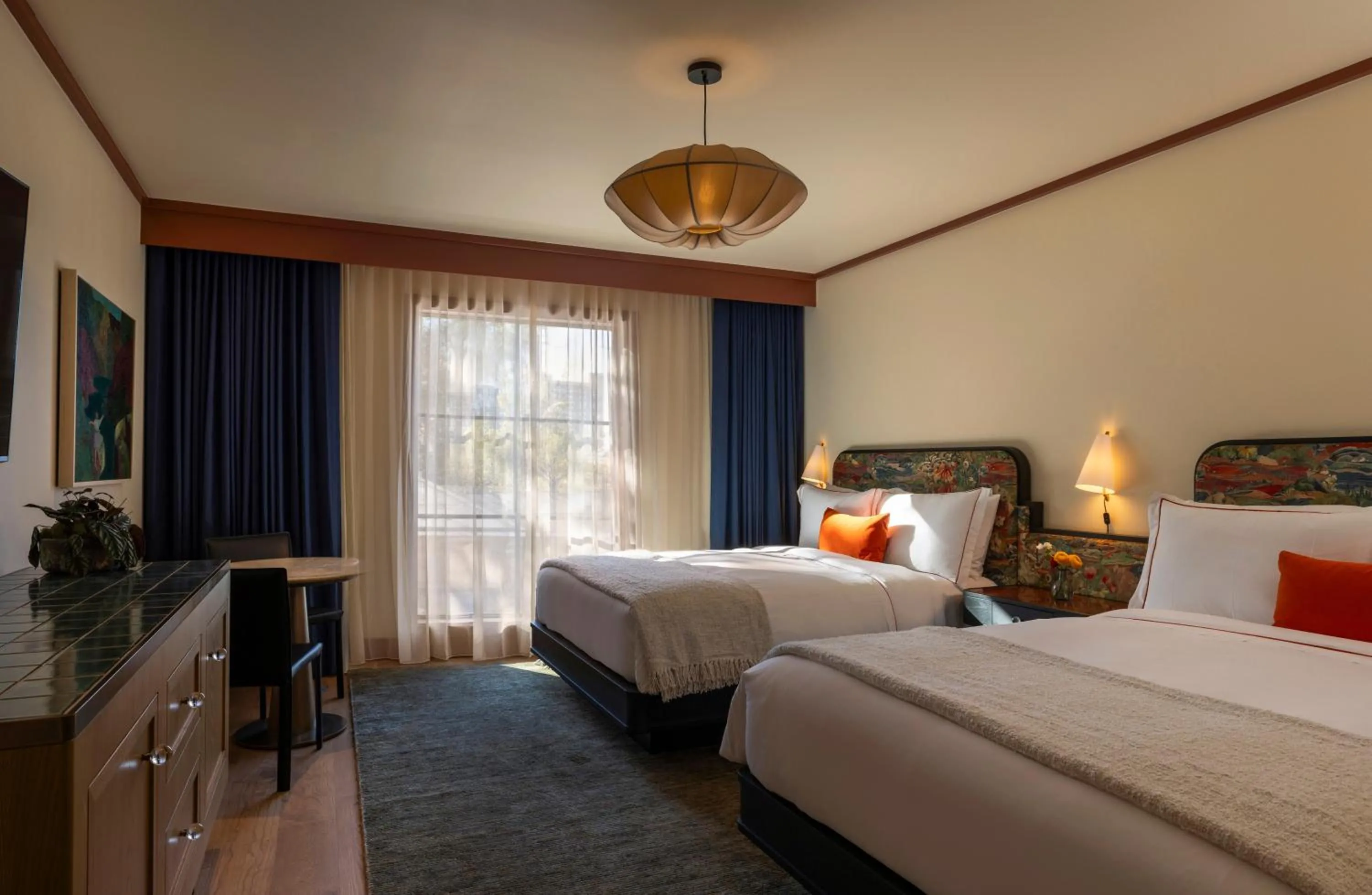 Queen Room - Disability Access in Hotel Daphne