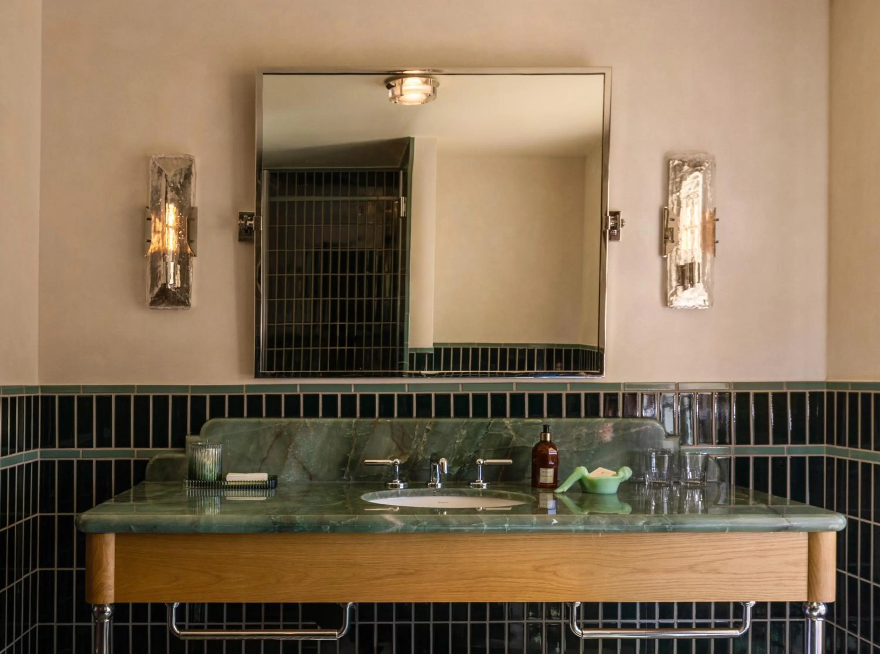 King Room - Disability Access in Hotel Daphne