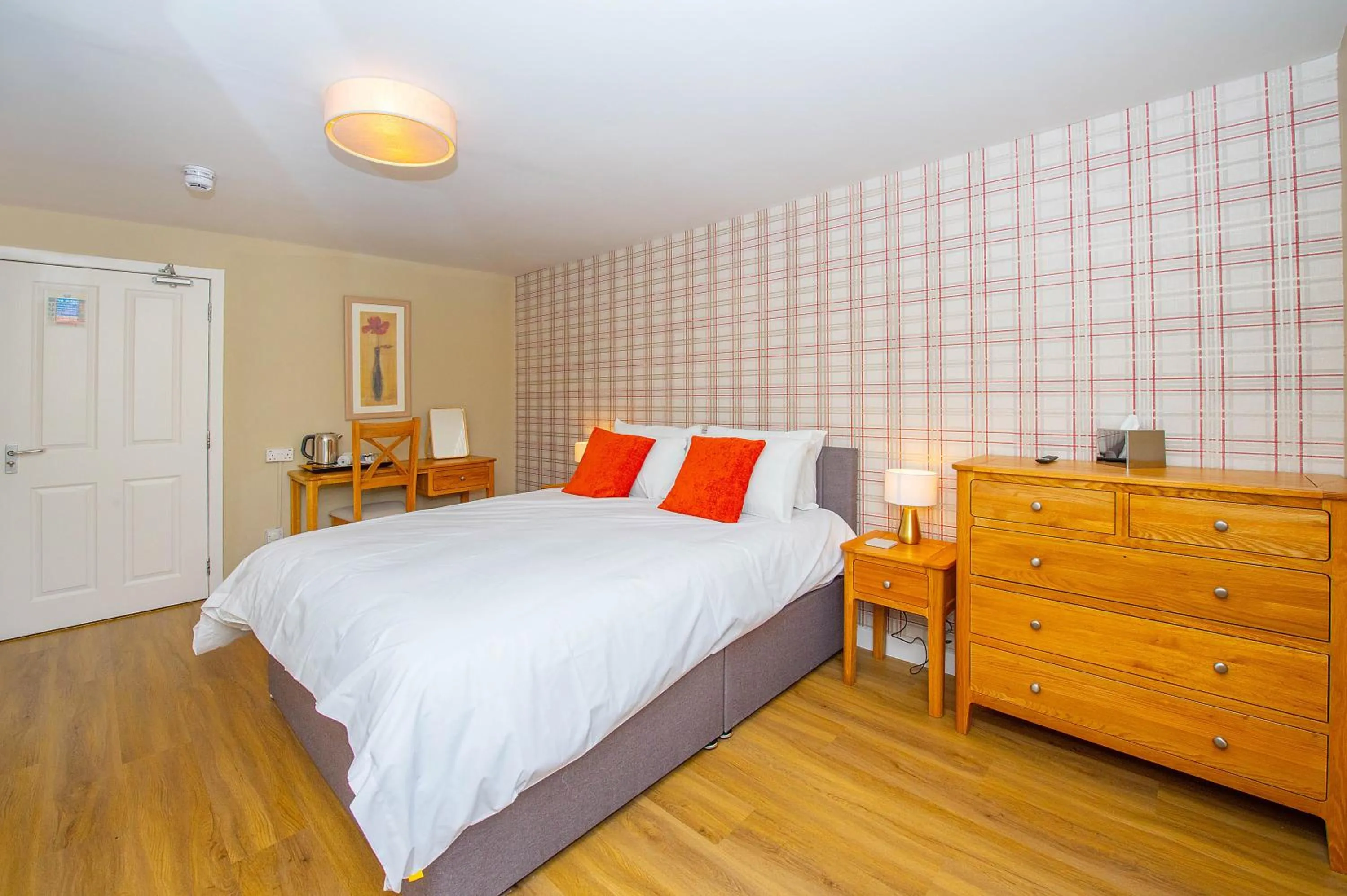 Bed in The Clachan Hotel, Lochearnhead