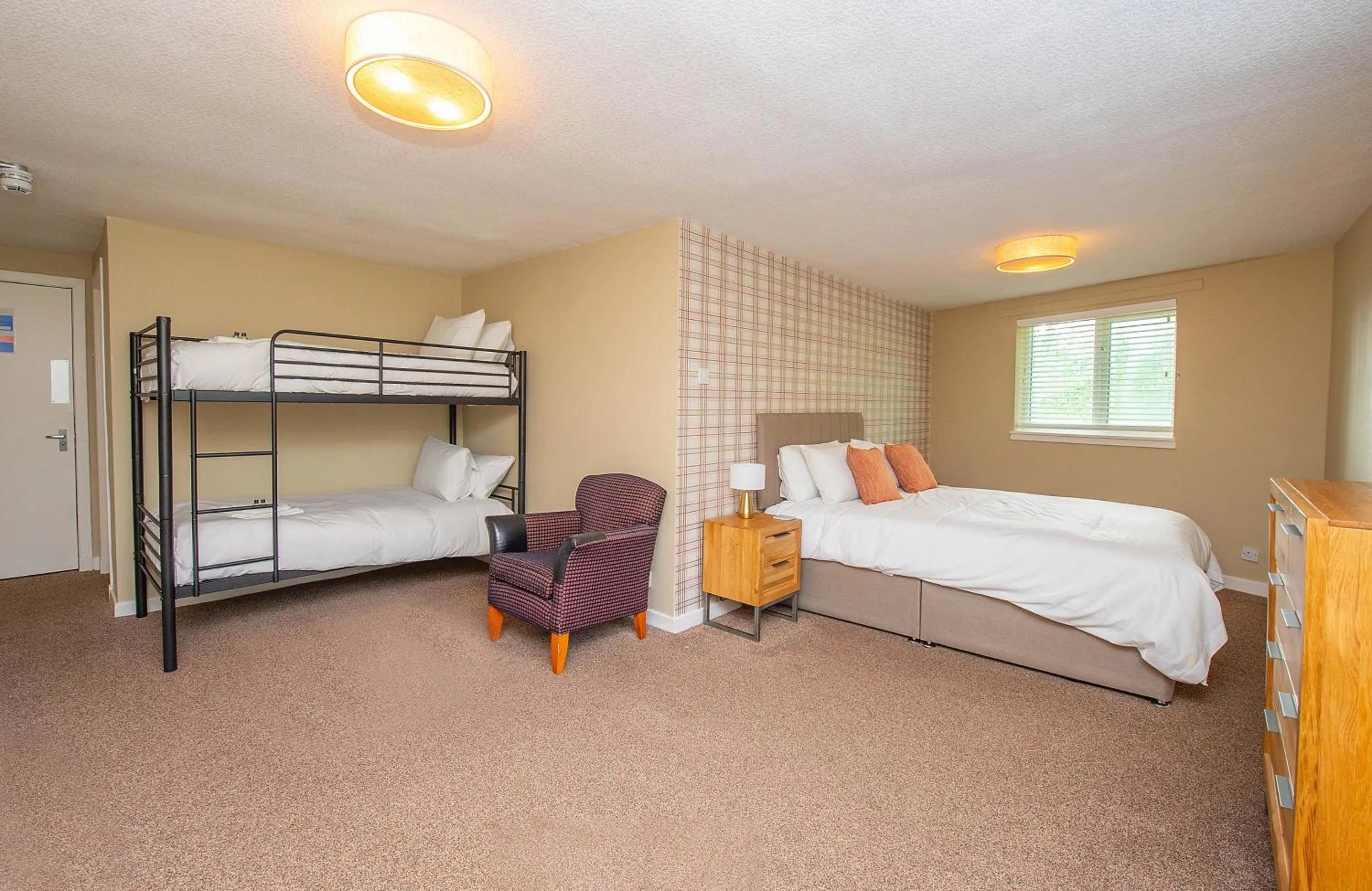 Bed in The Clachan Hotel, Lochearnhead