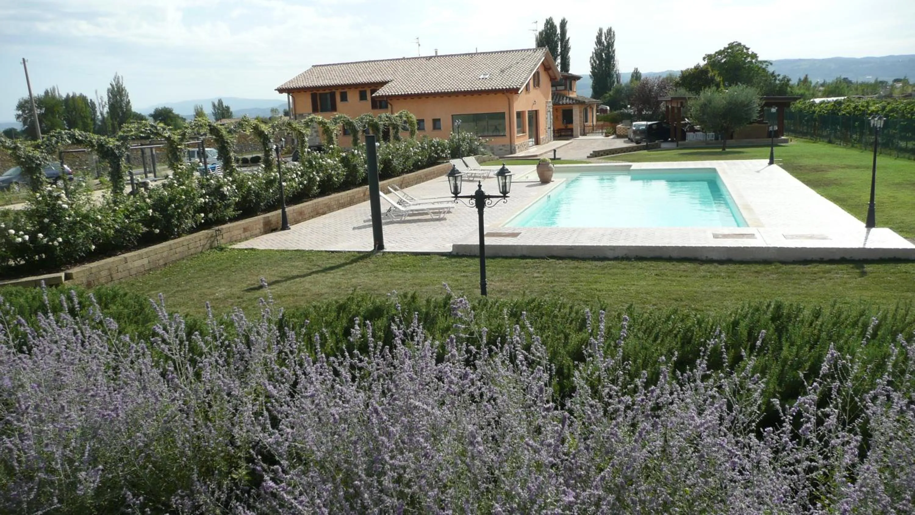 Property building in Il Fienile di Assisi