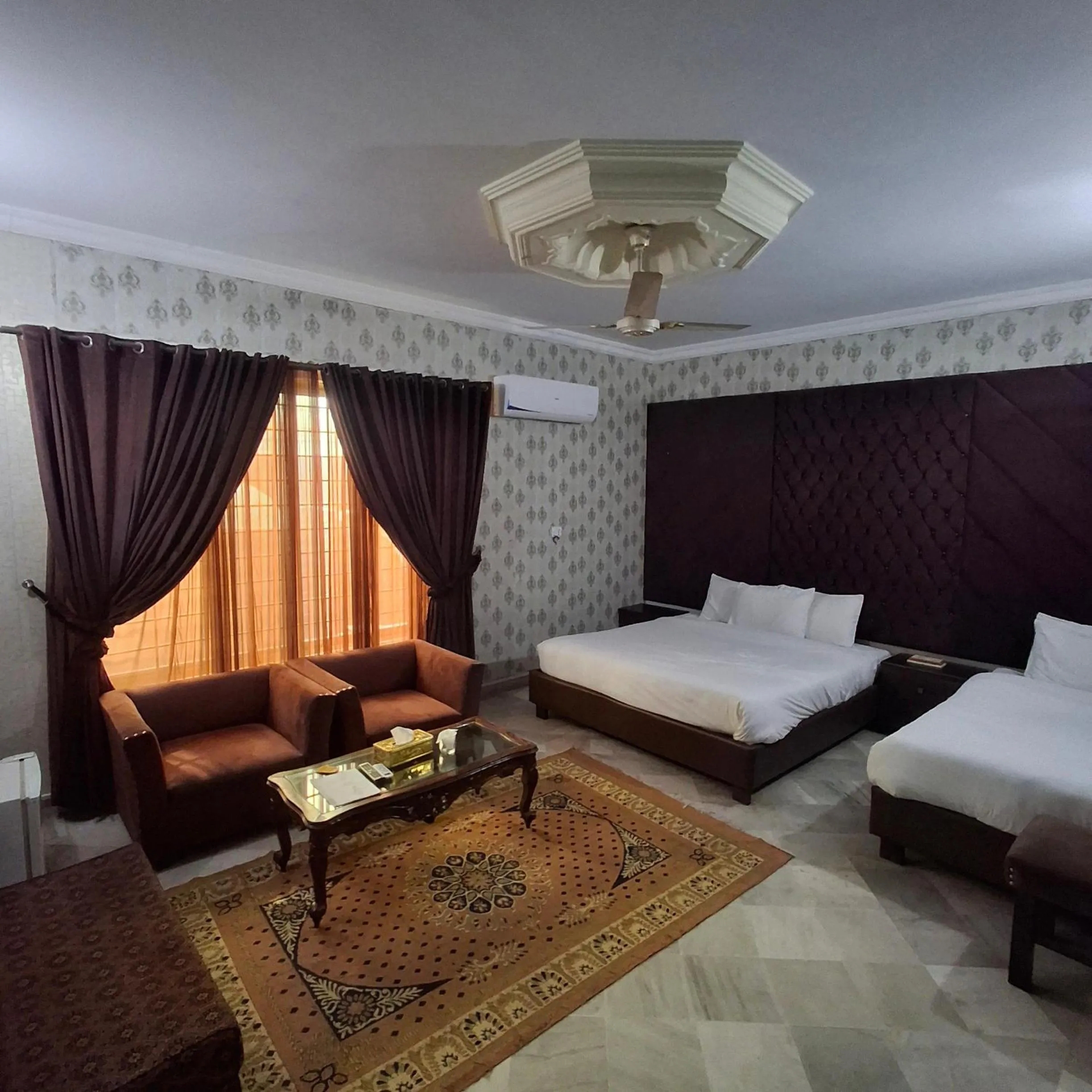 Bedroom, Bed in Glade House