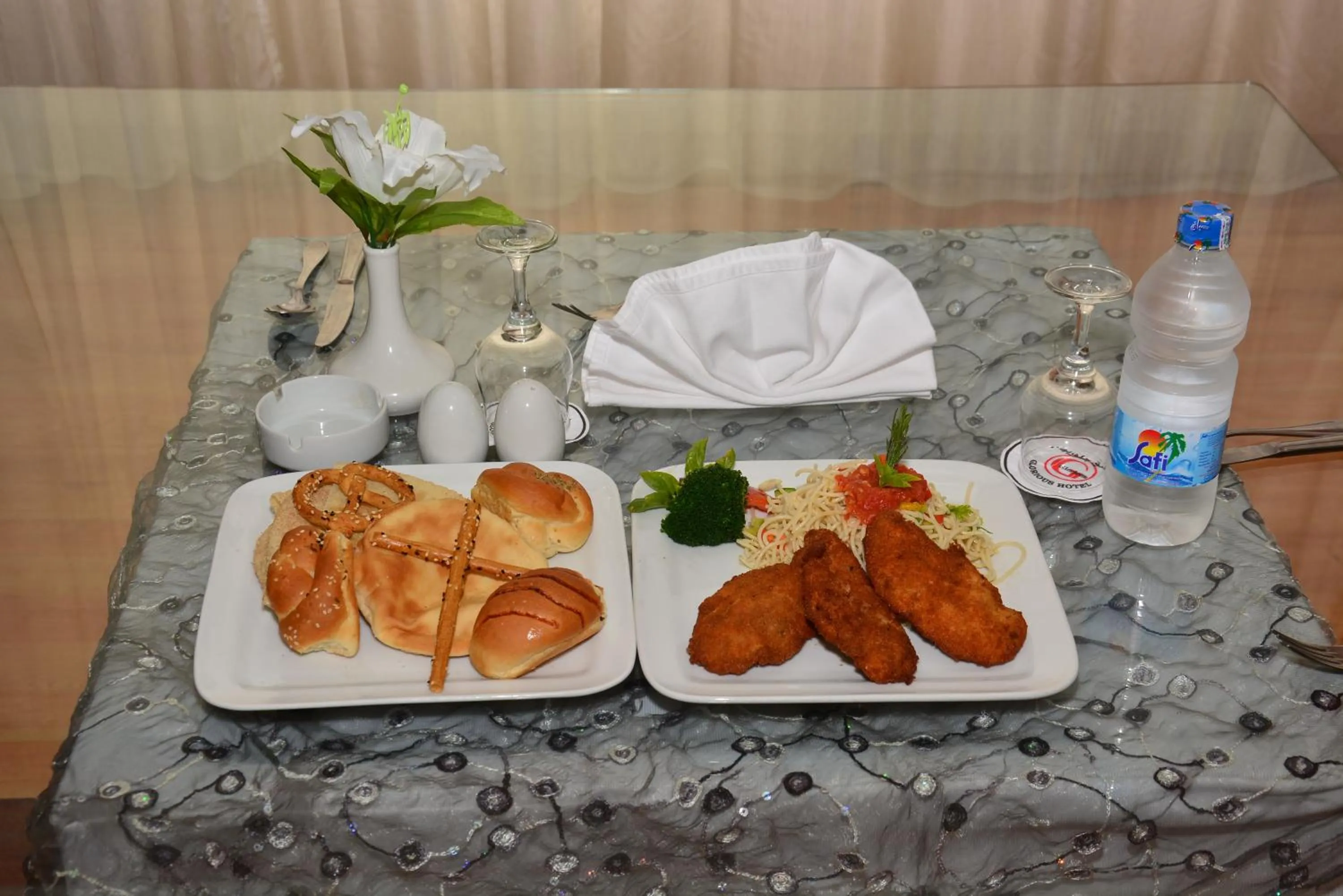 Food in Jewel Glorious Hotel