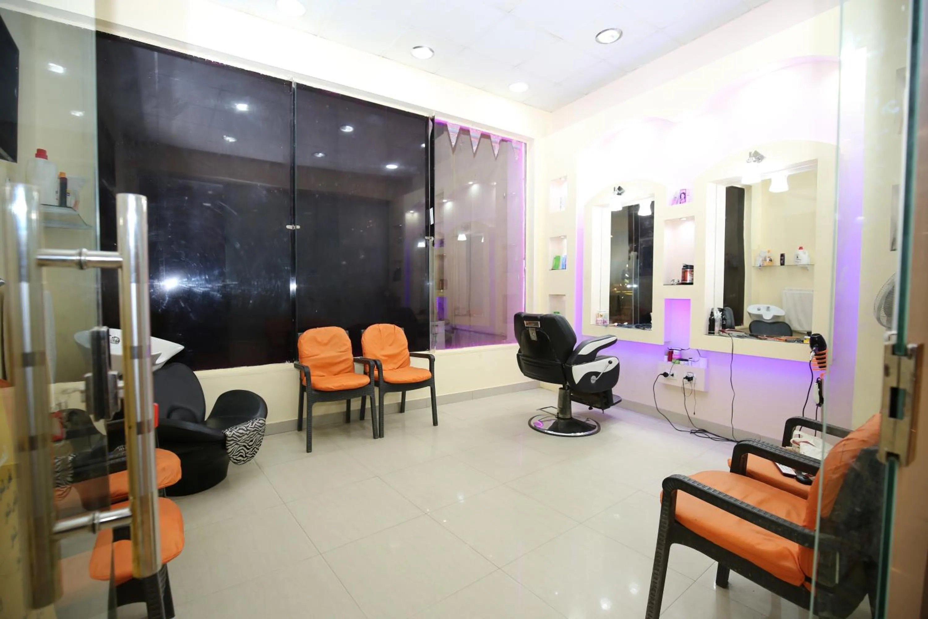 Entertainment in Jewel Glorious Hotel