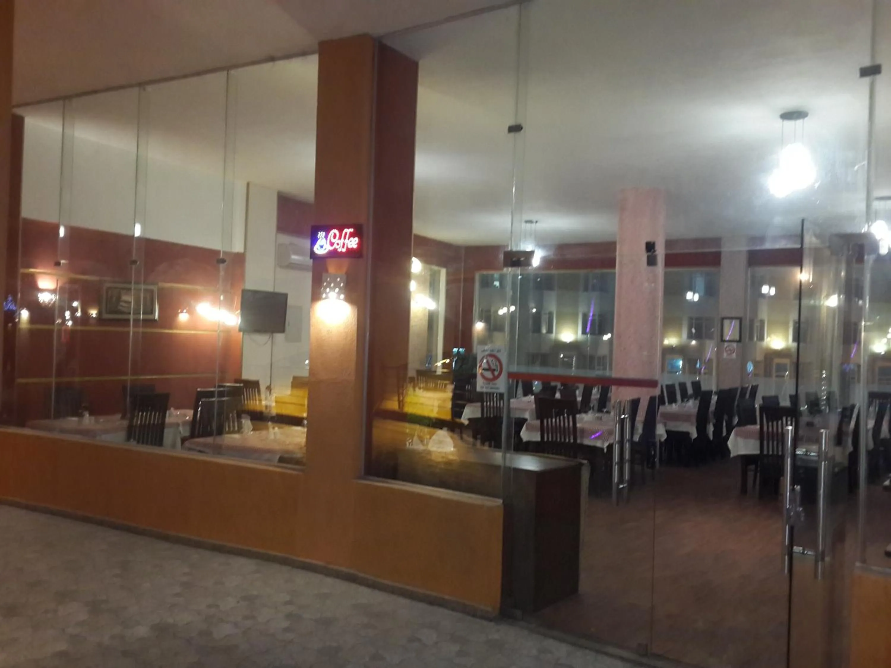 Restaurant/places to eat in Jewel Glorious Hotel