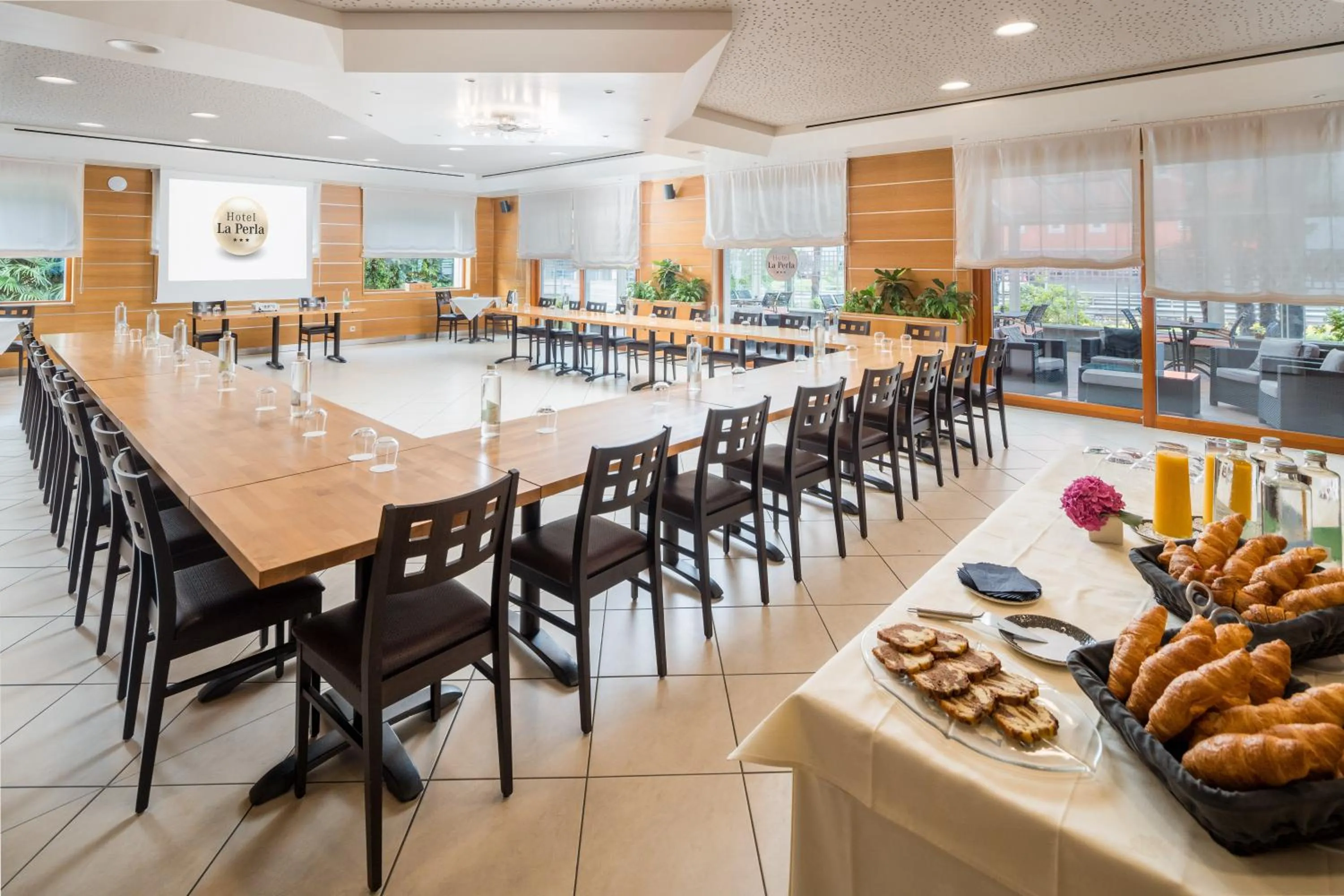 Meeting/conference room in Hotel La Perla